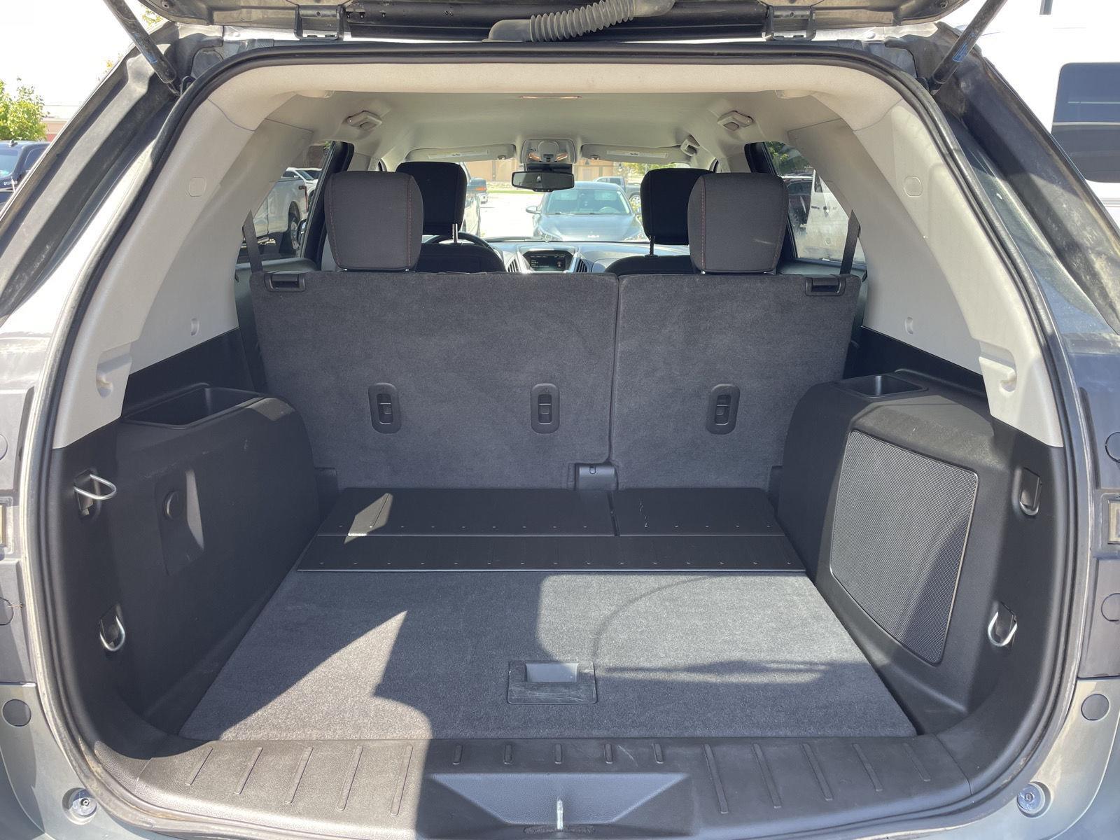 Vehicle photo 32