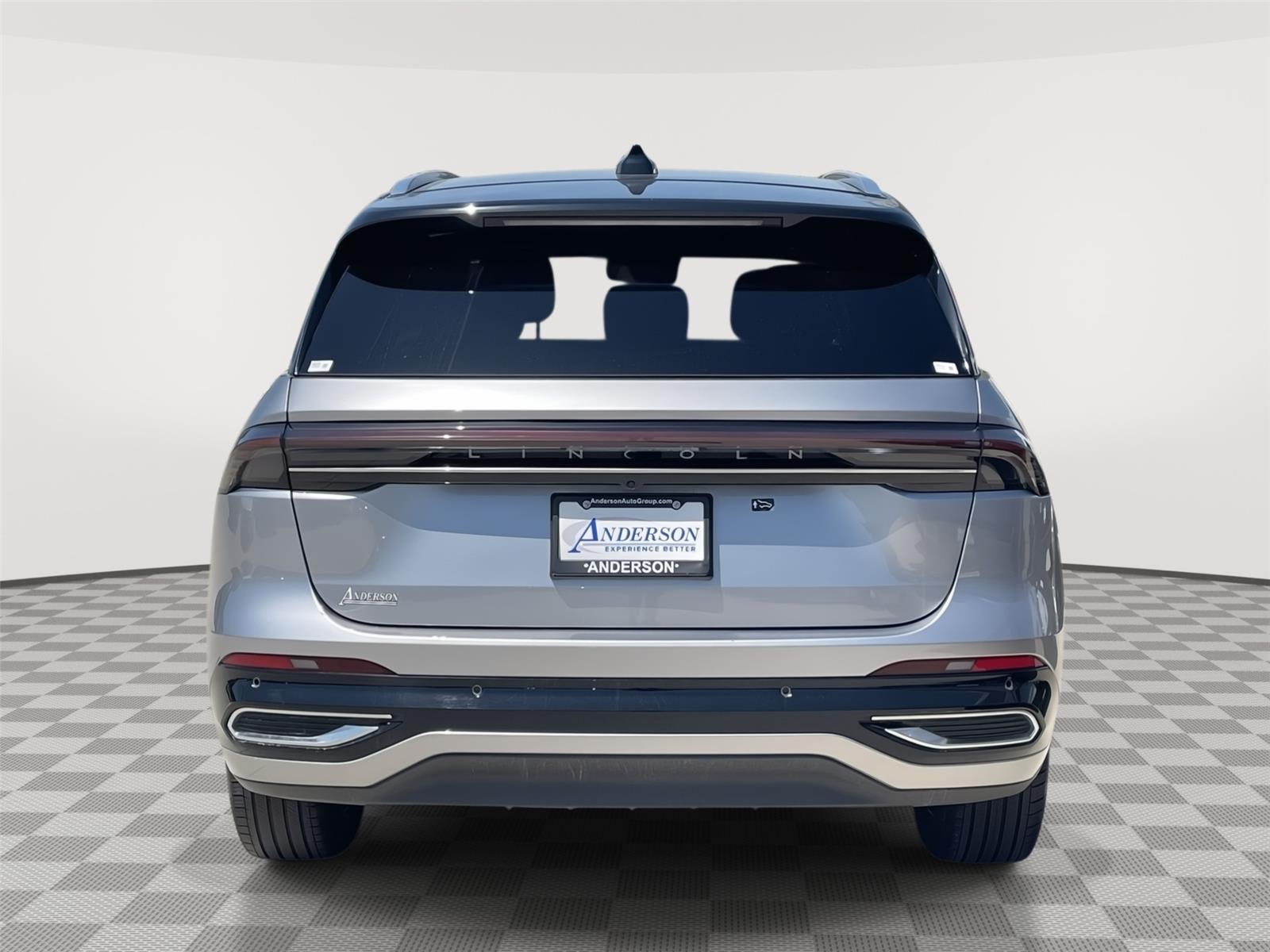 Vehicle photo 8
