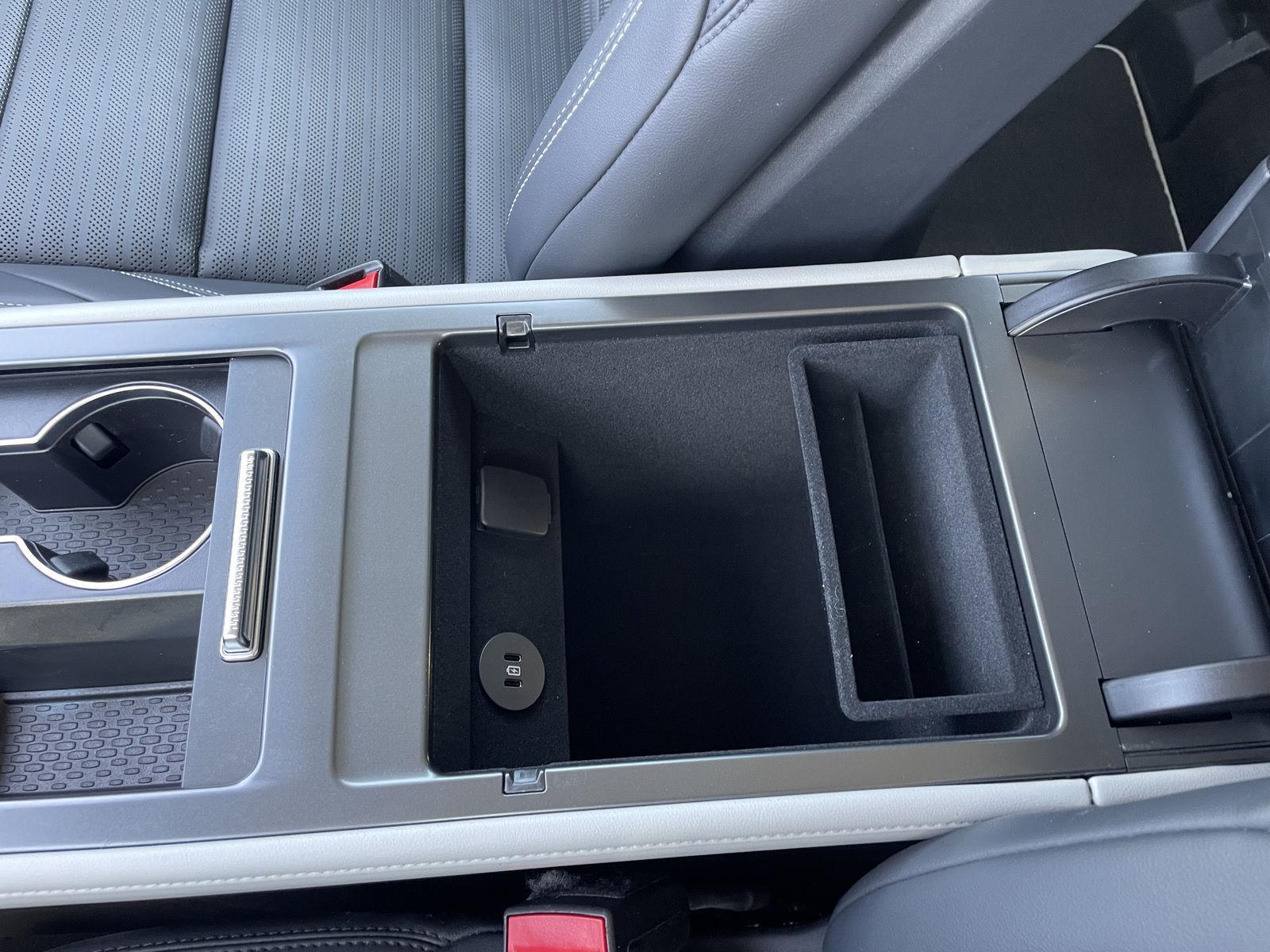 Vehicle photo 34
