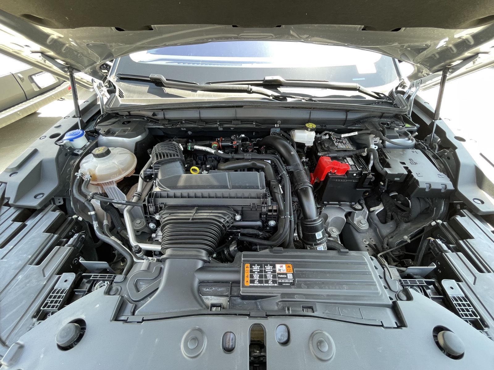 Vehicle photo 37