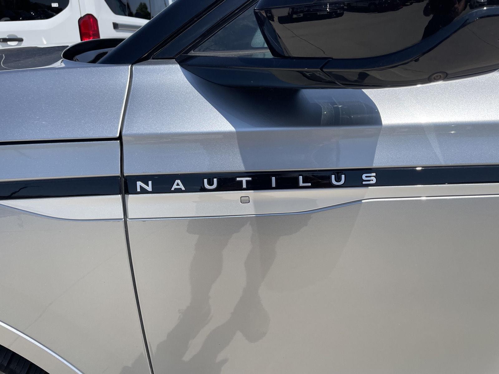 Vehicle photo 40