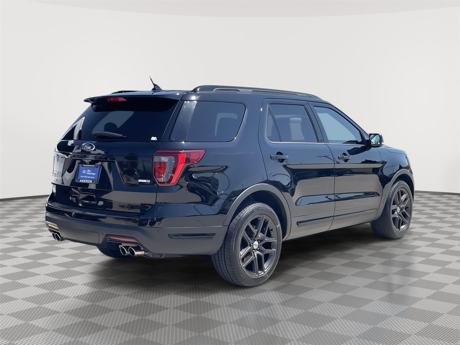 Vehicle photo 7