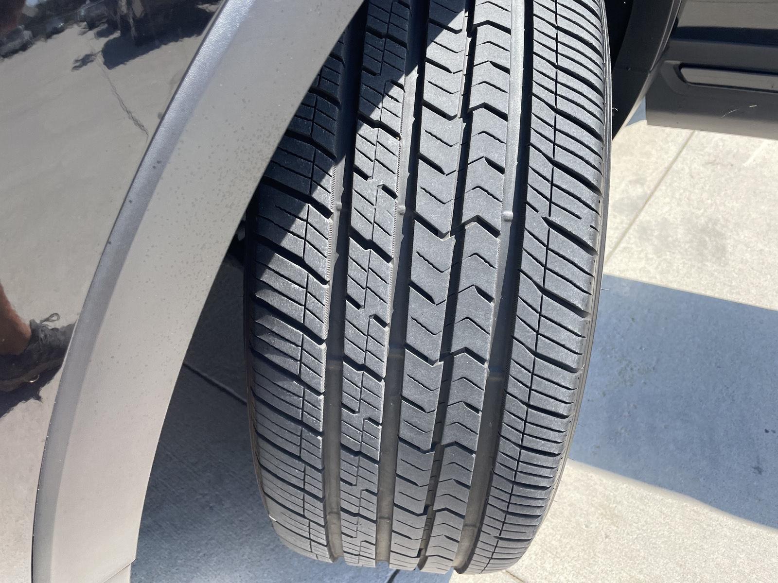 Vehicle photo 11