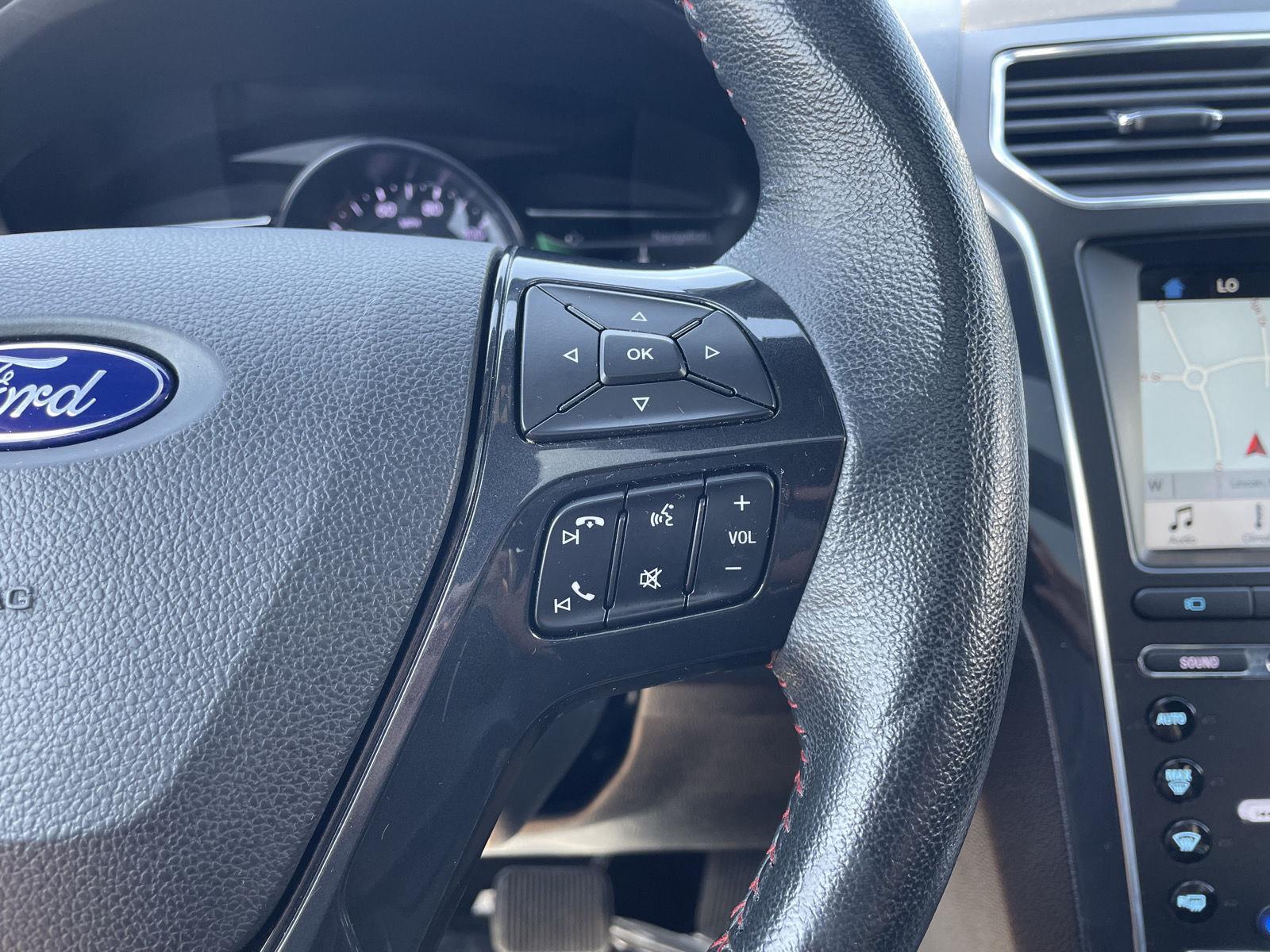 Vehicle photo 14