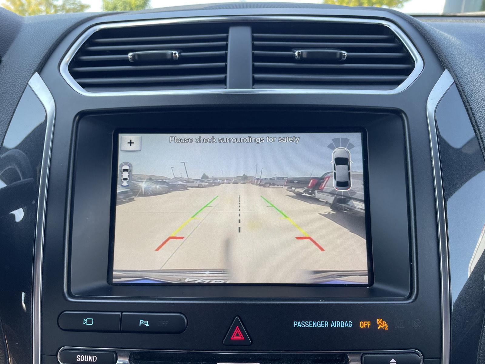 Vehicle photo 25