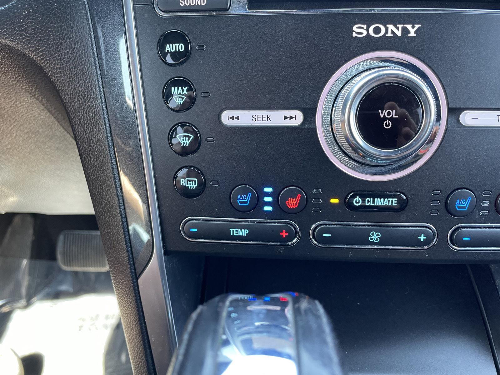 Vehicle photo 30