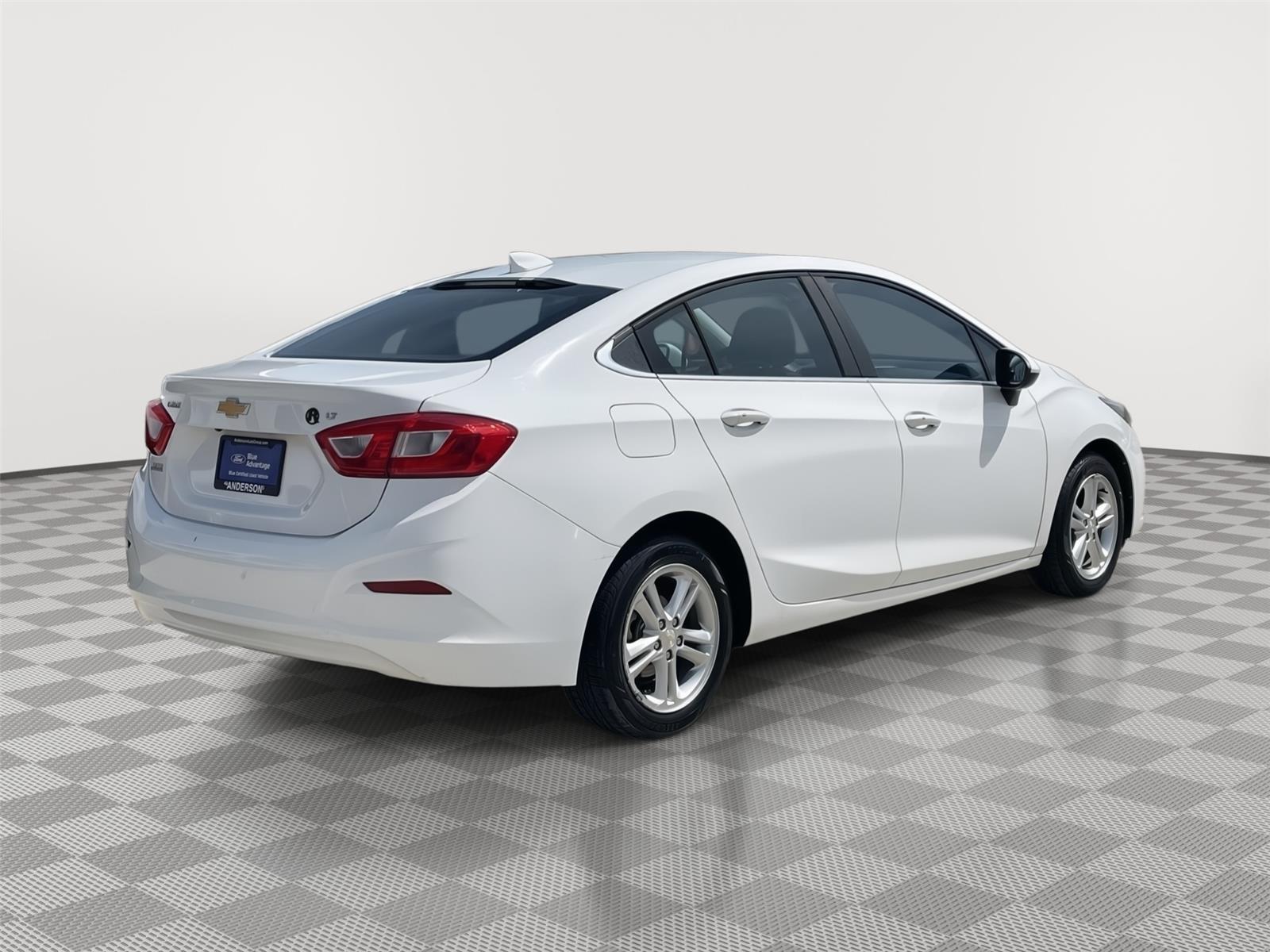 Vehicle photo 7