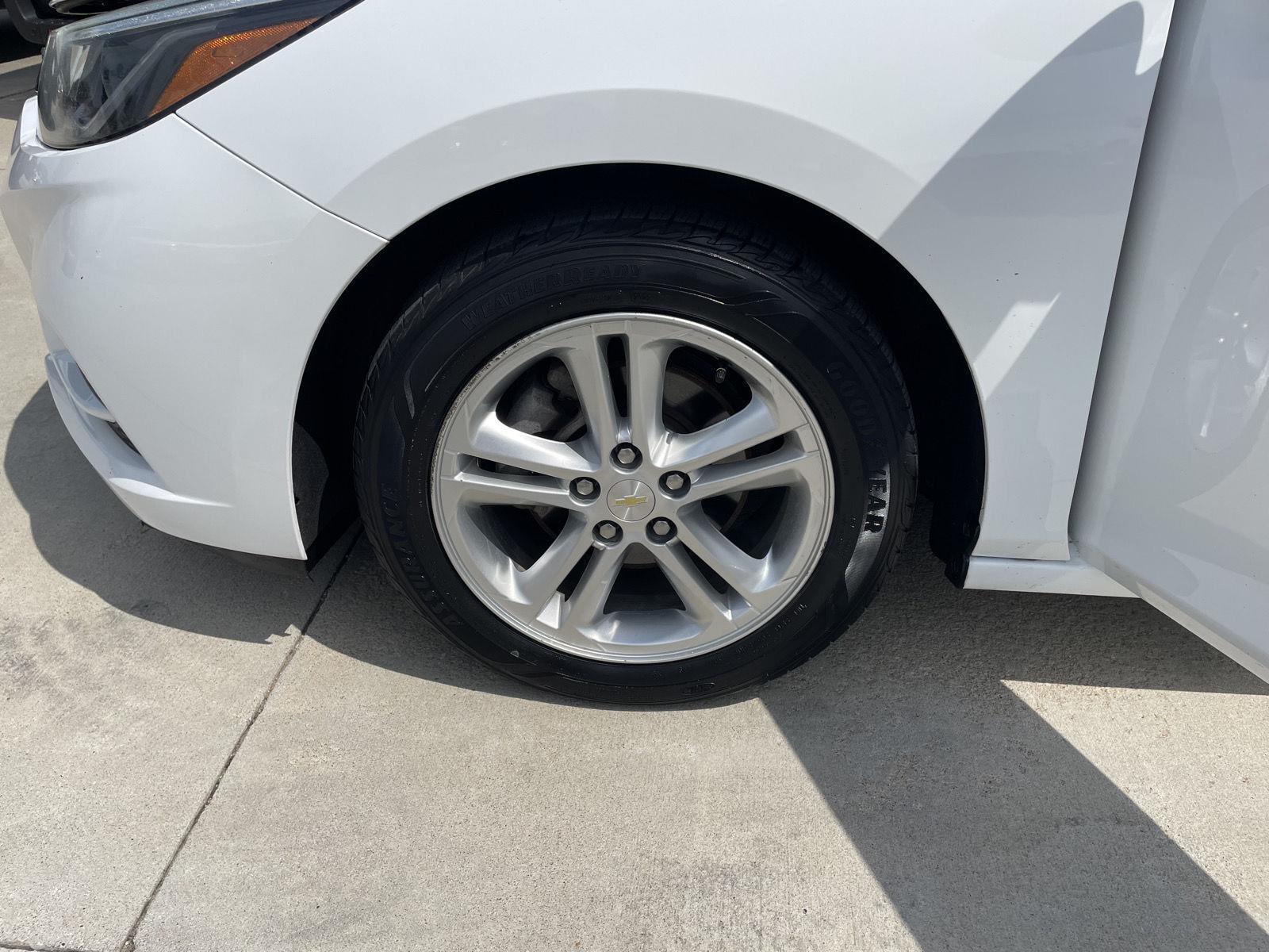 Vehicle photo 10