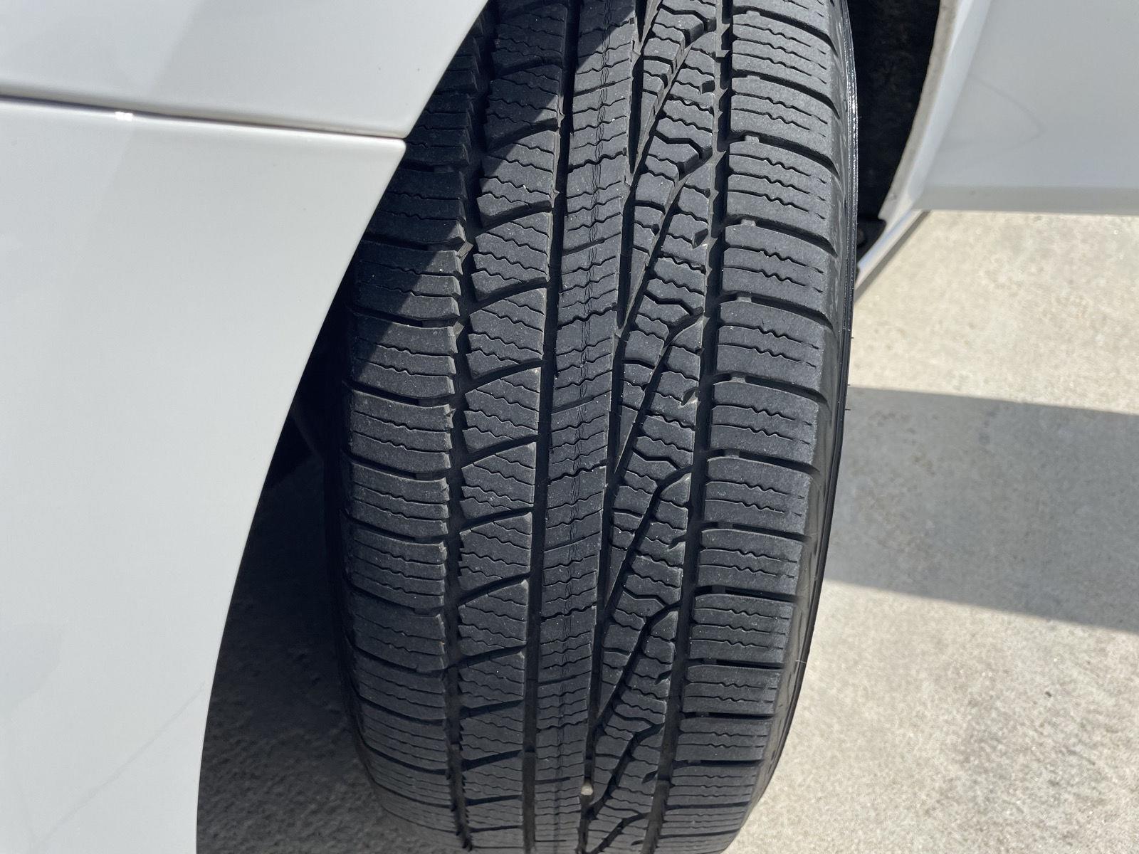 Vehicle photo 11