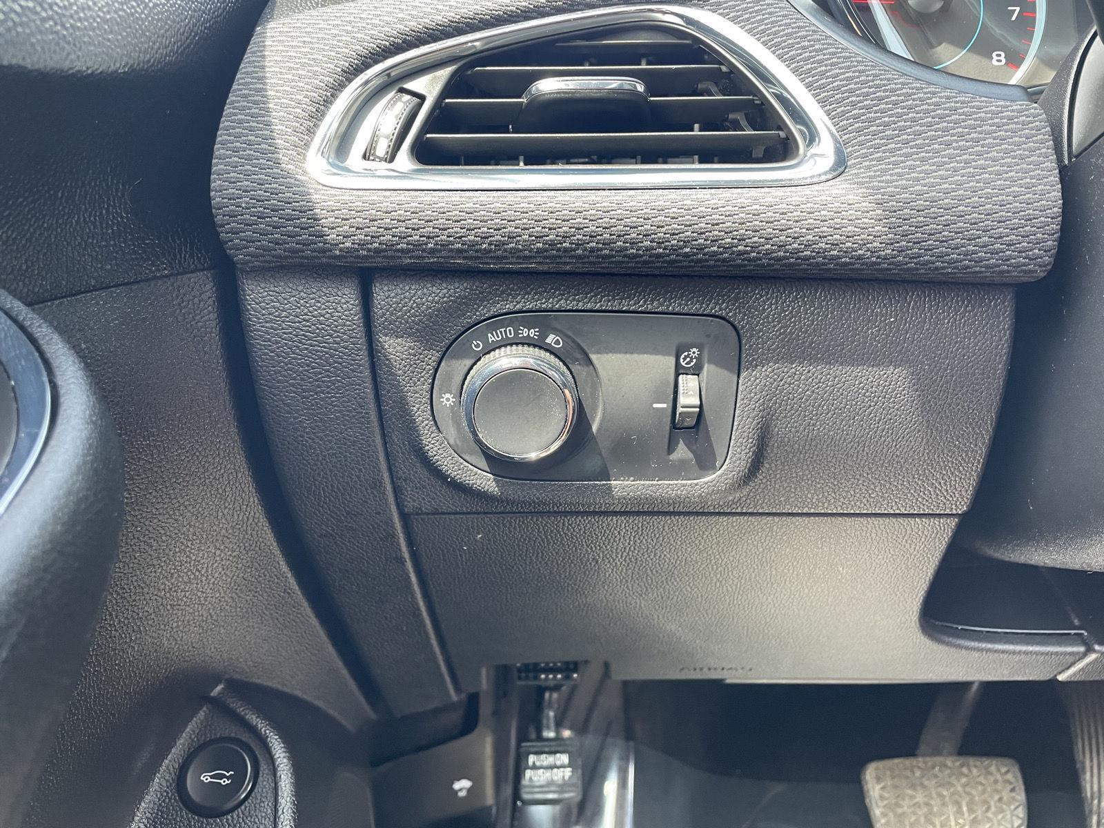 Vehicle photo 16