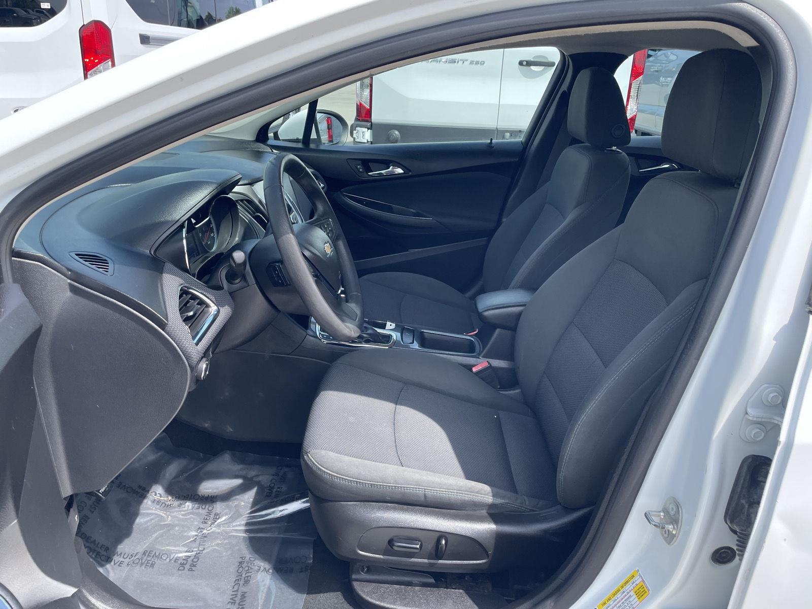 Vehicle photo 17