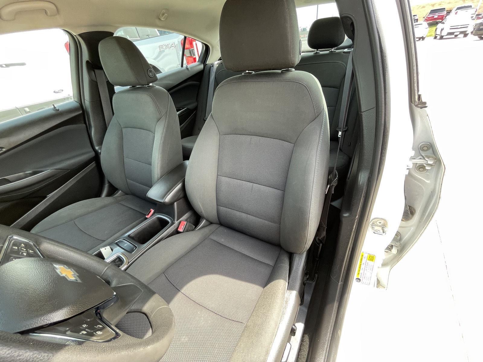 Vehicle photo 18