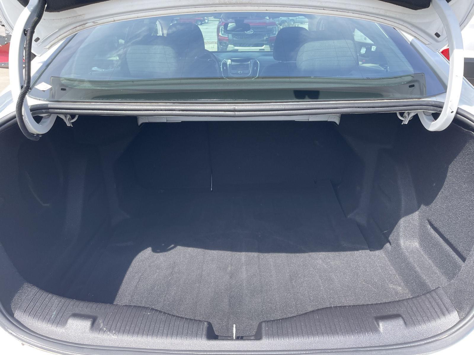 Vehicle photo 35