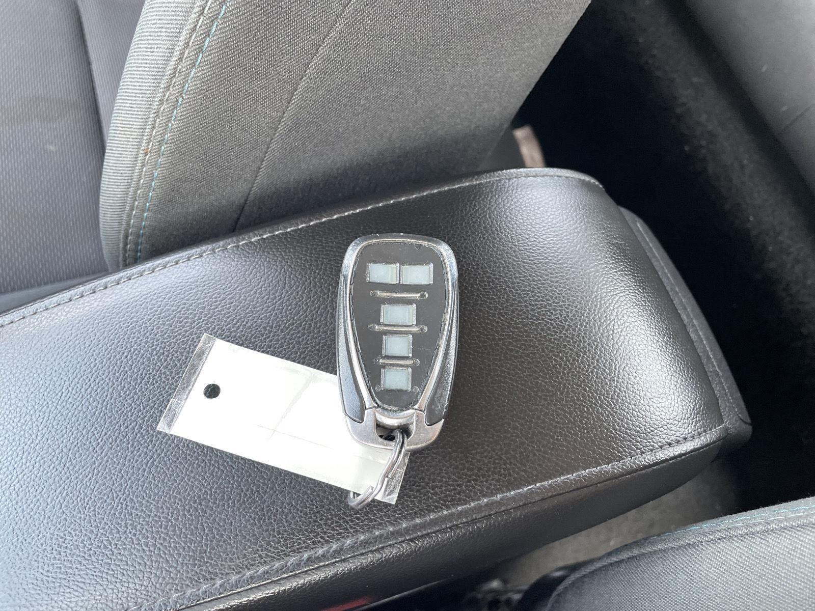 Vehicle photo 37