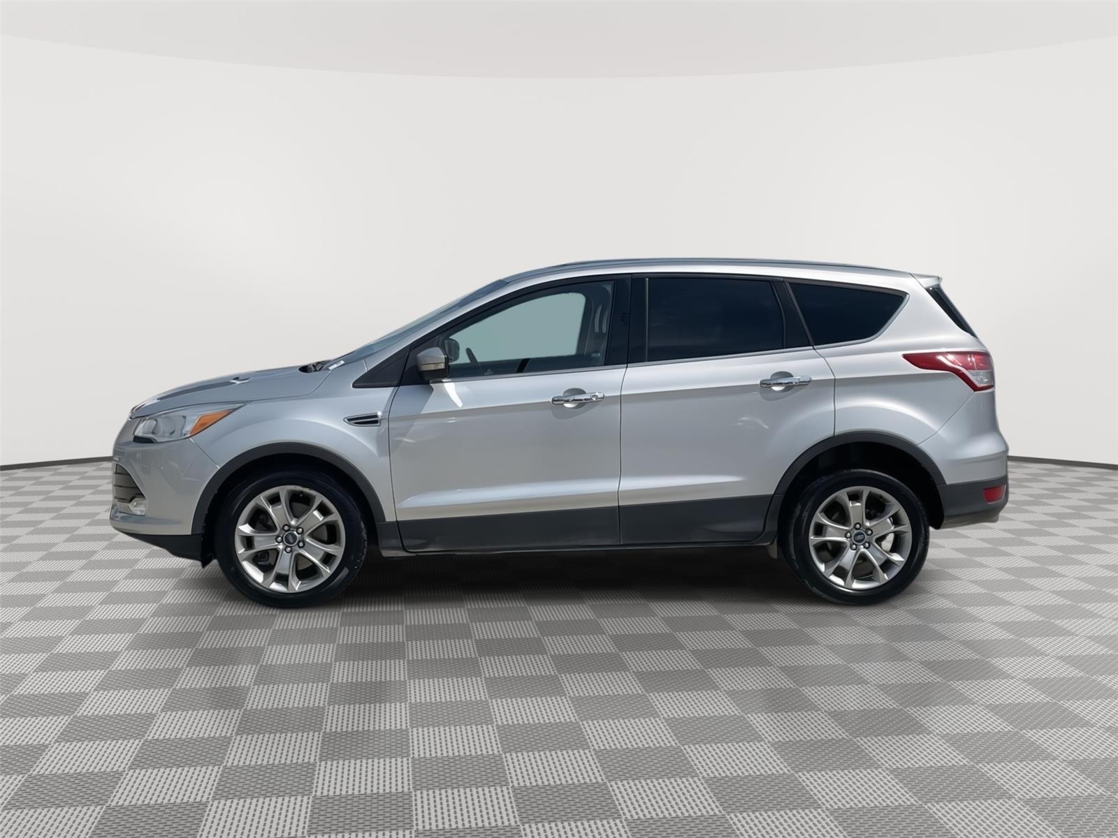Vehicle photo 2
