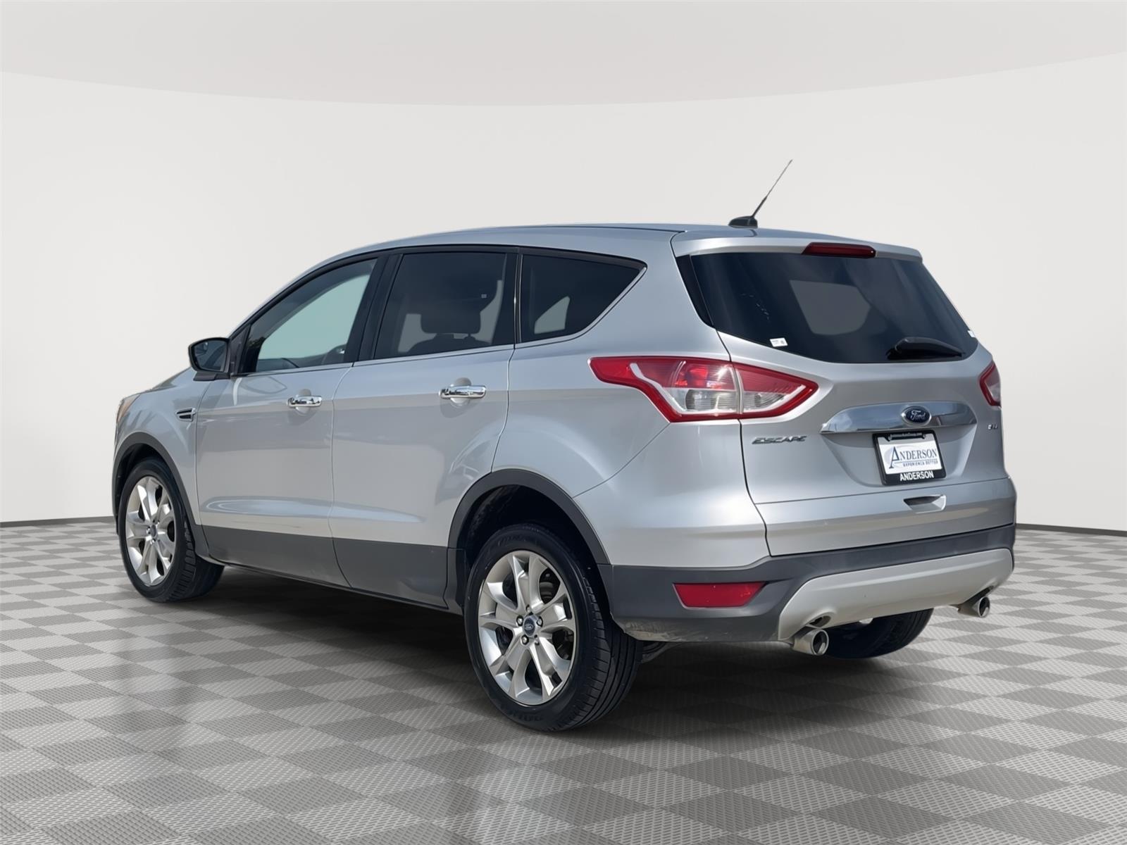 Vehicle photo 9