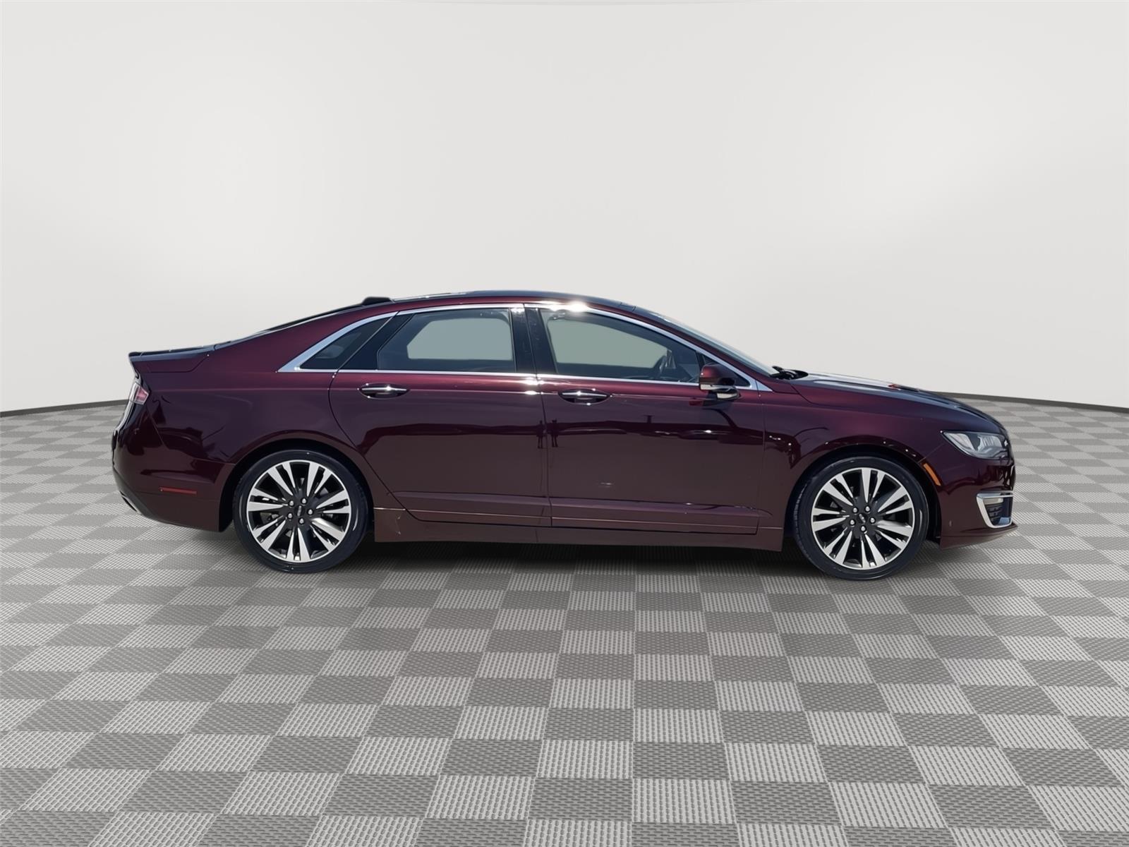 Vehicle photo 6