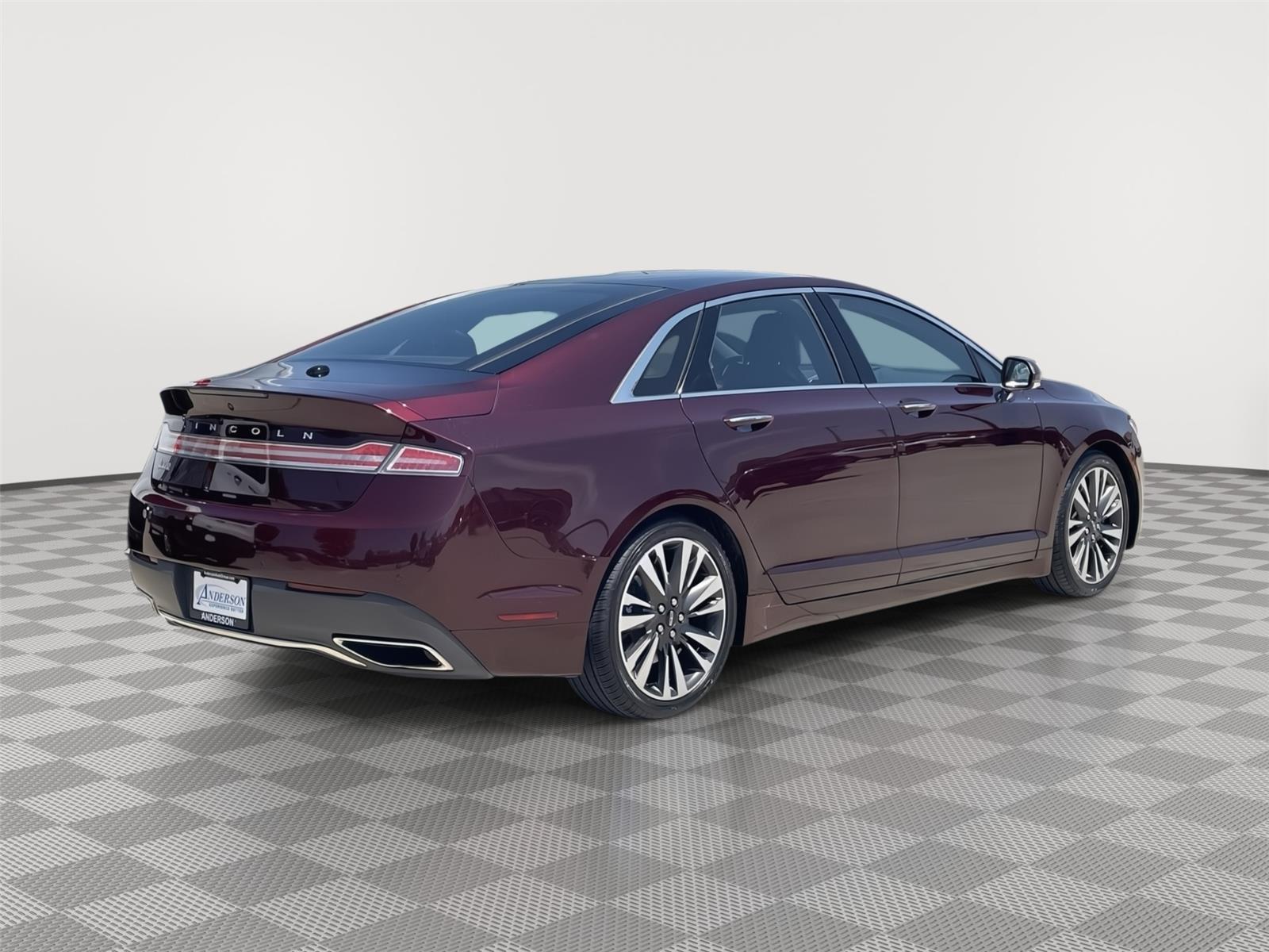 Vehicle photo 7