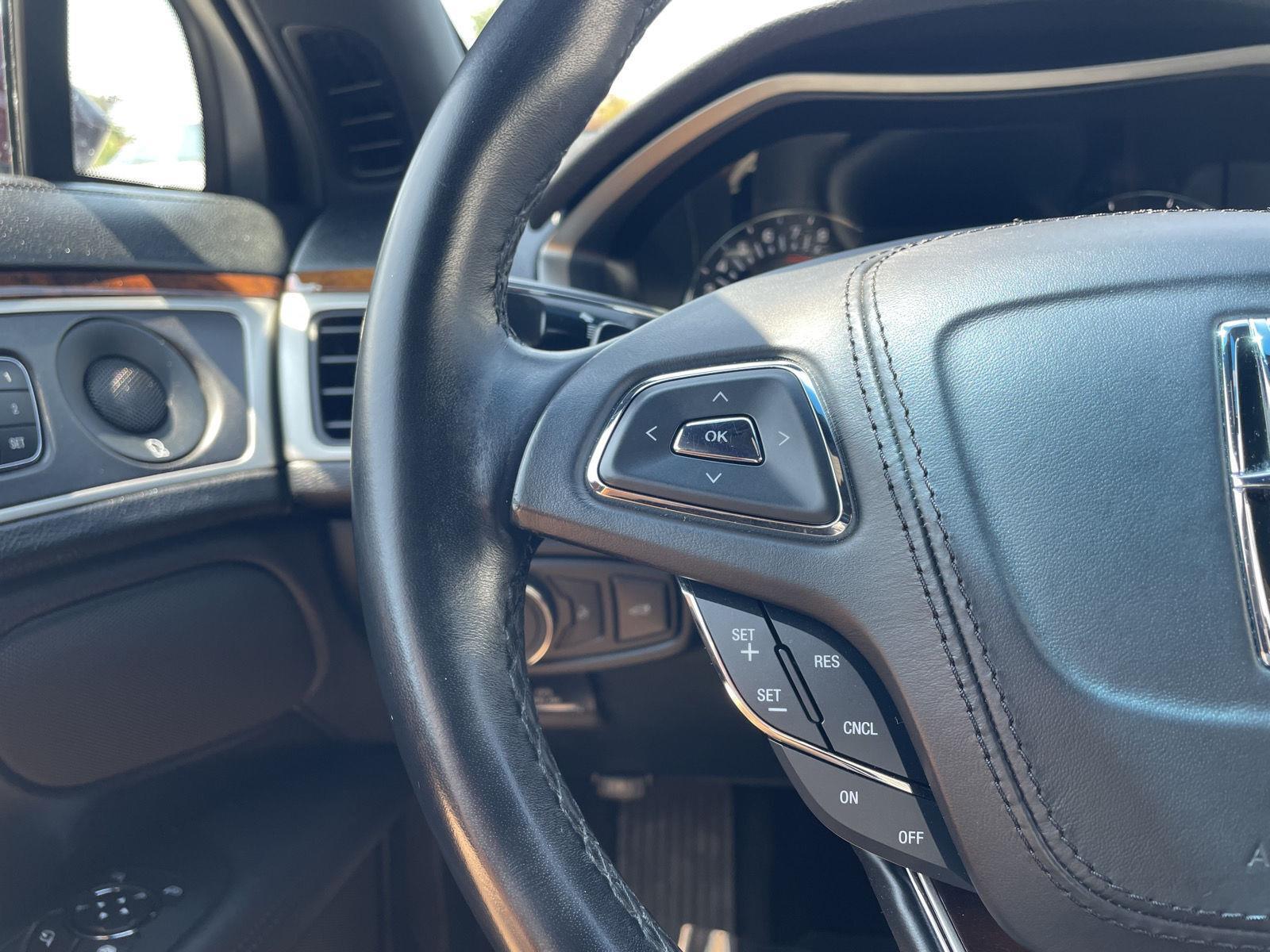 Vehicle photo 13