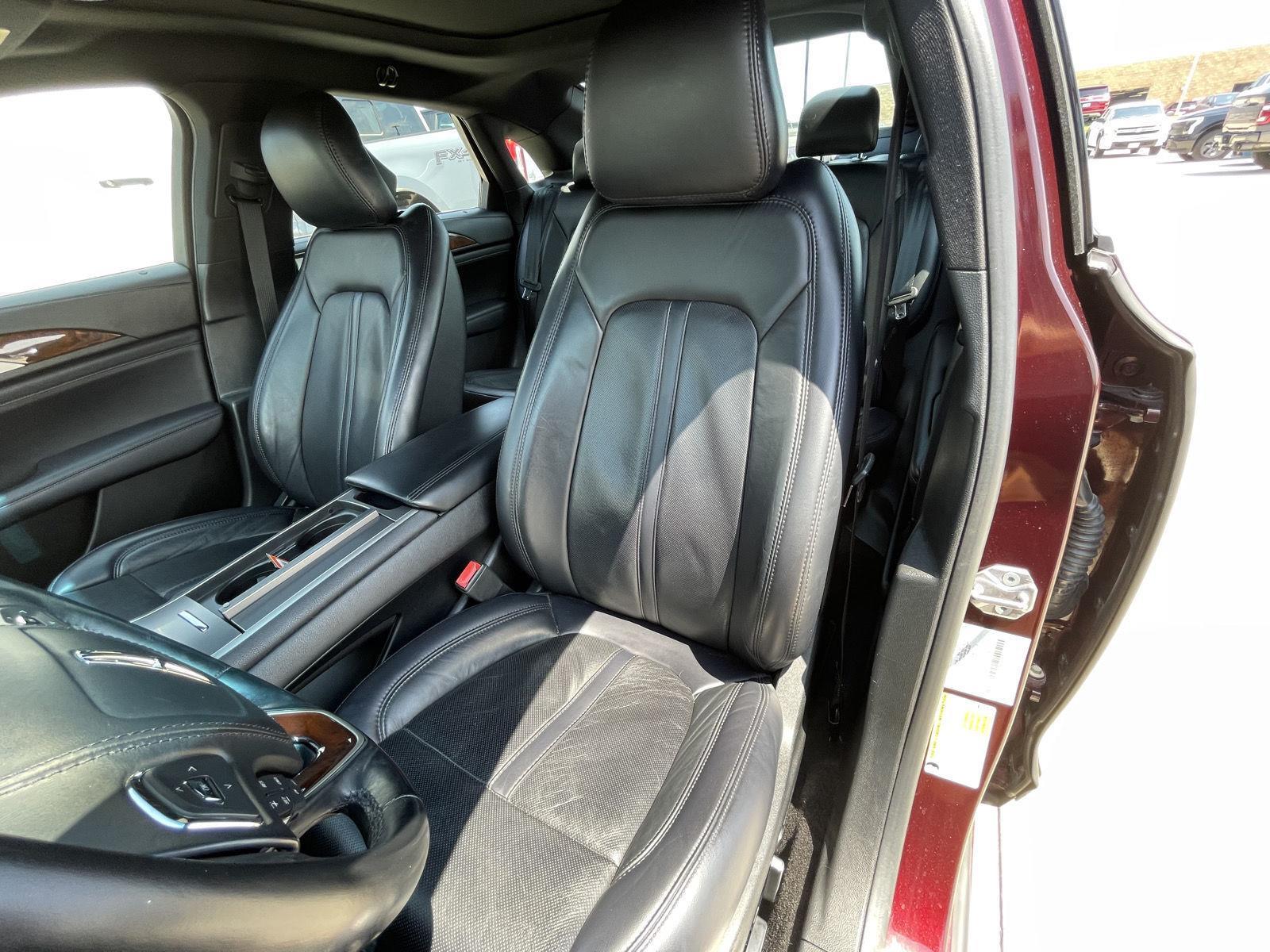 Vehicle photo 18