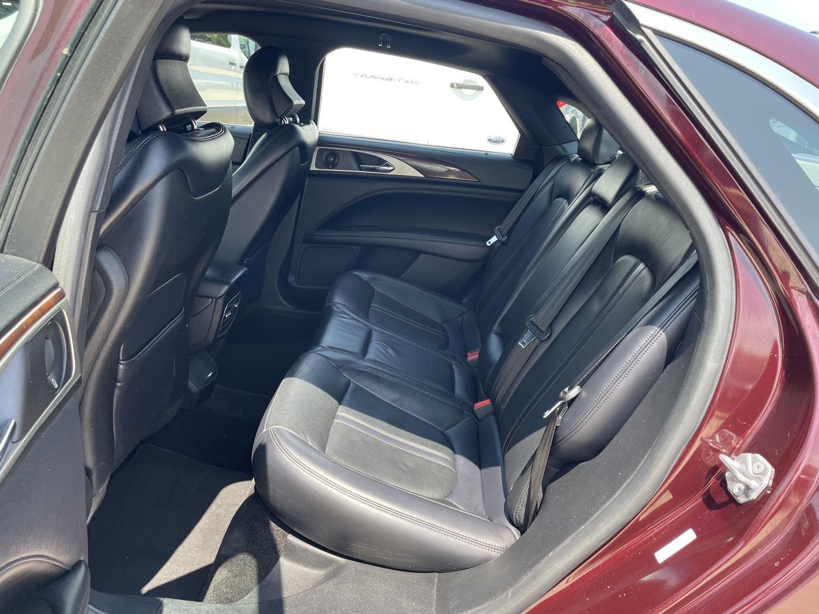 Vehicle photo 20