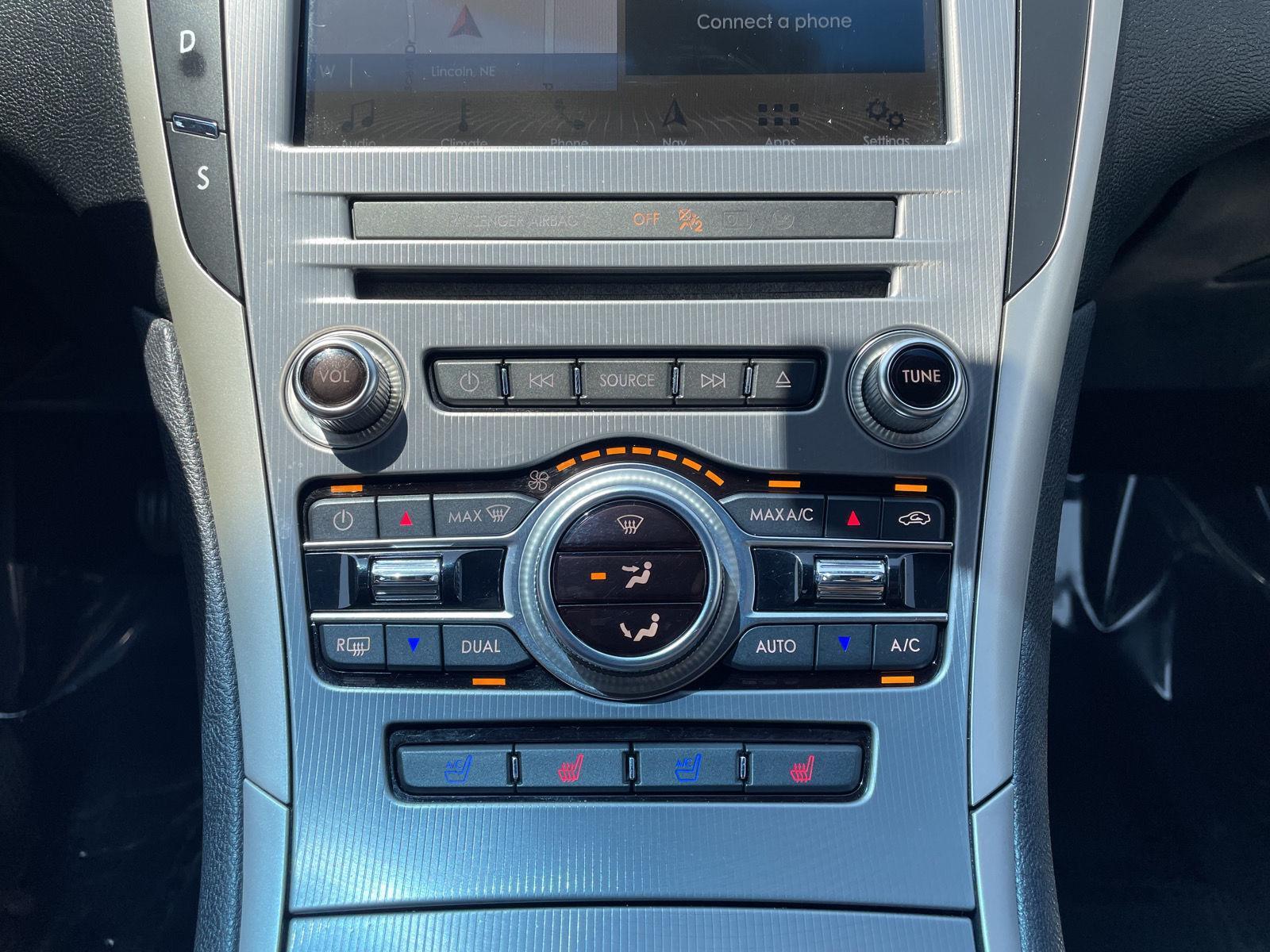Vehicle photo 26