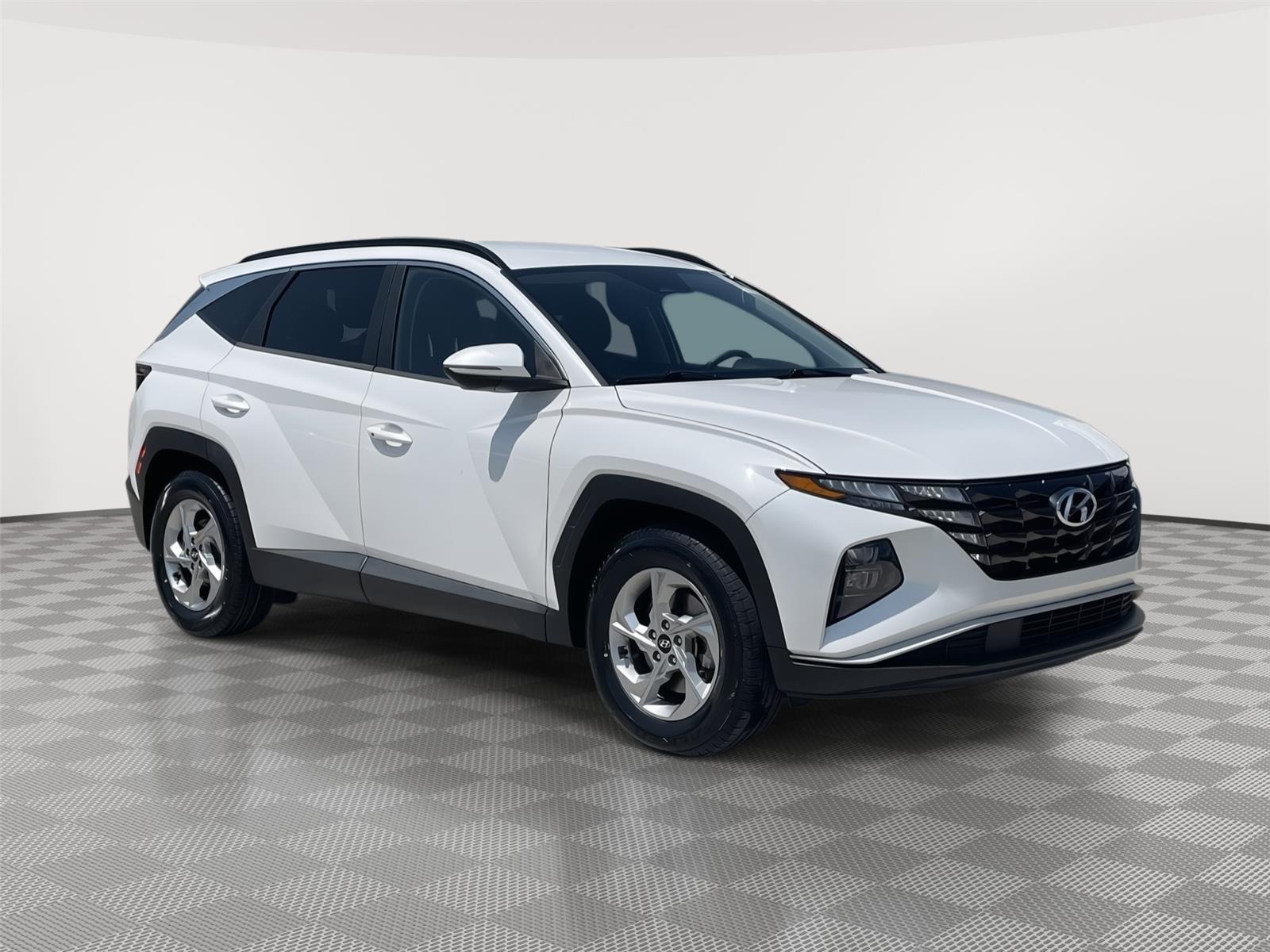 Vehicle photo 5