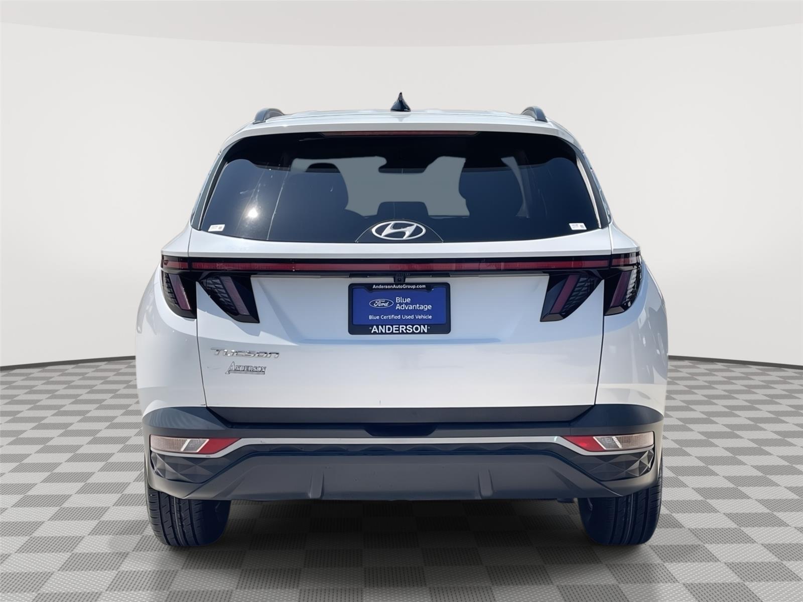 Vehicle photo 8