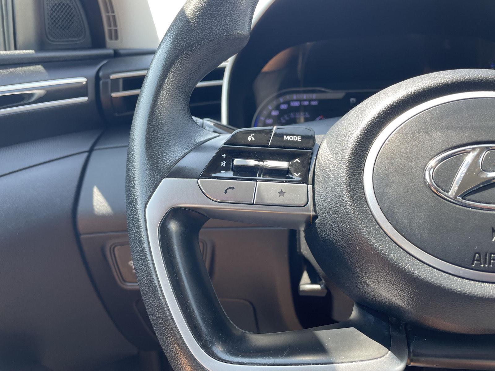 Vehicle photo 13