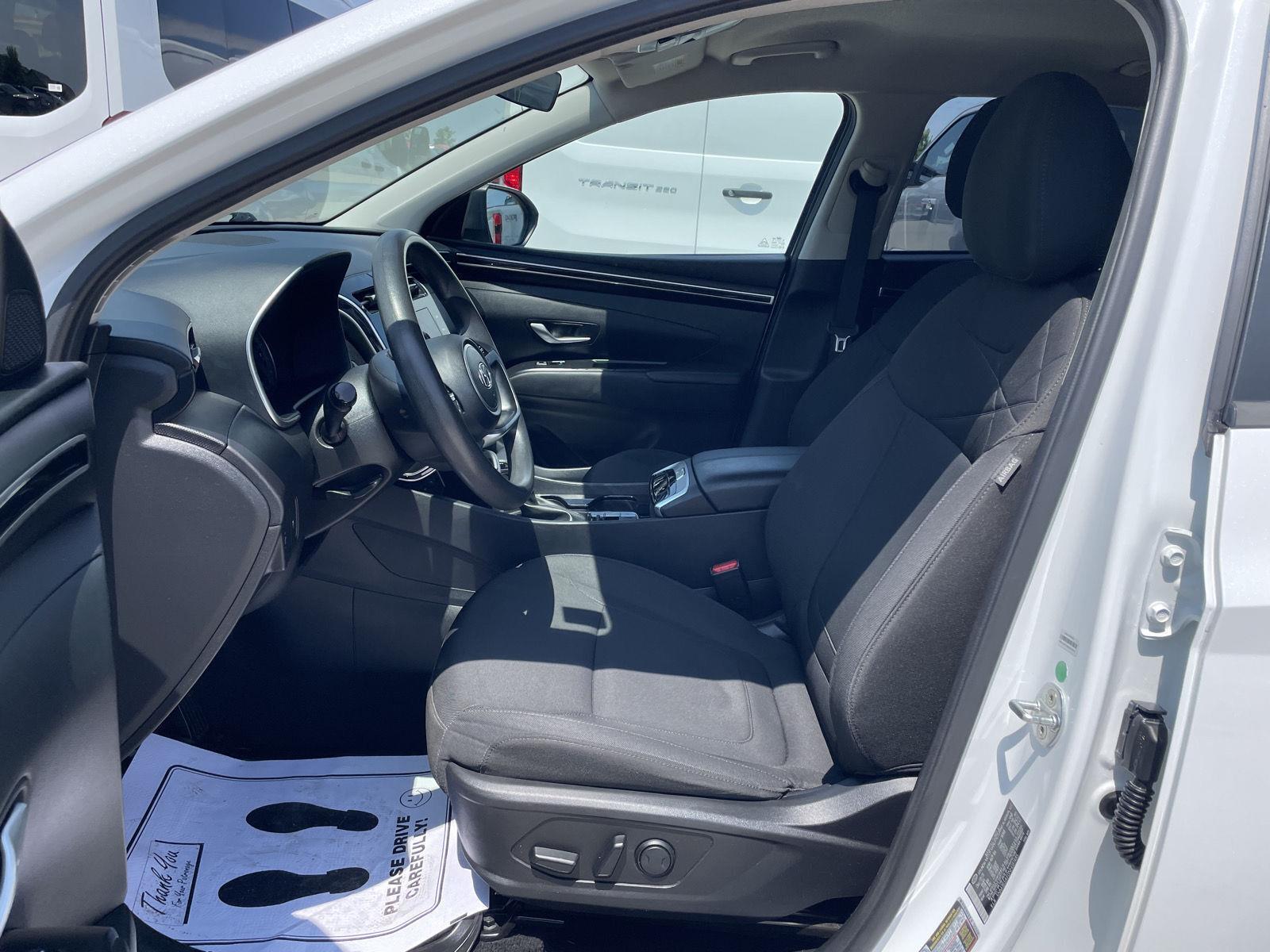Vehicle photo 17
