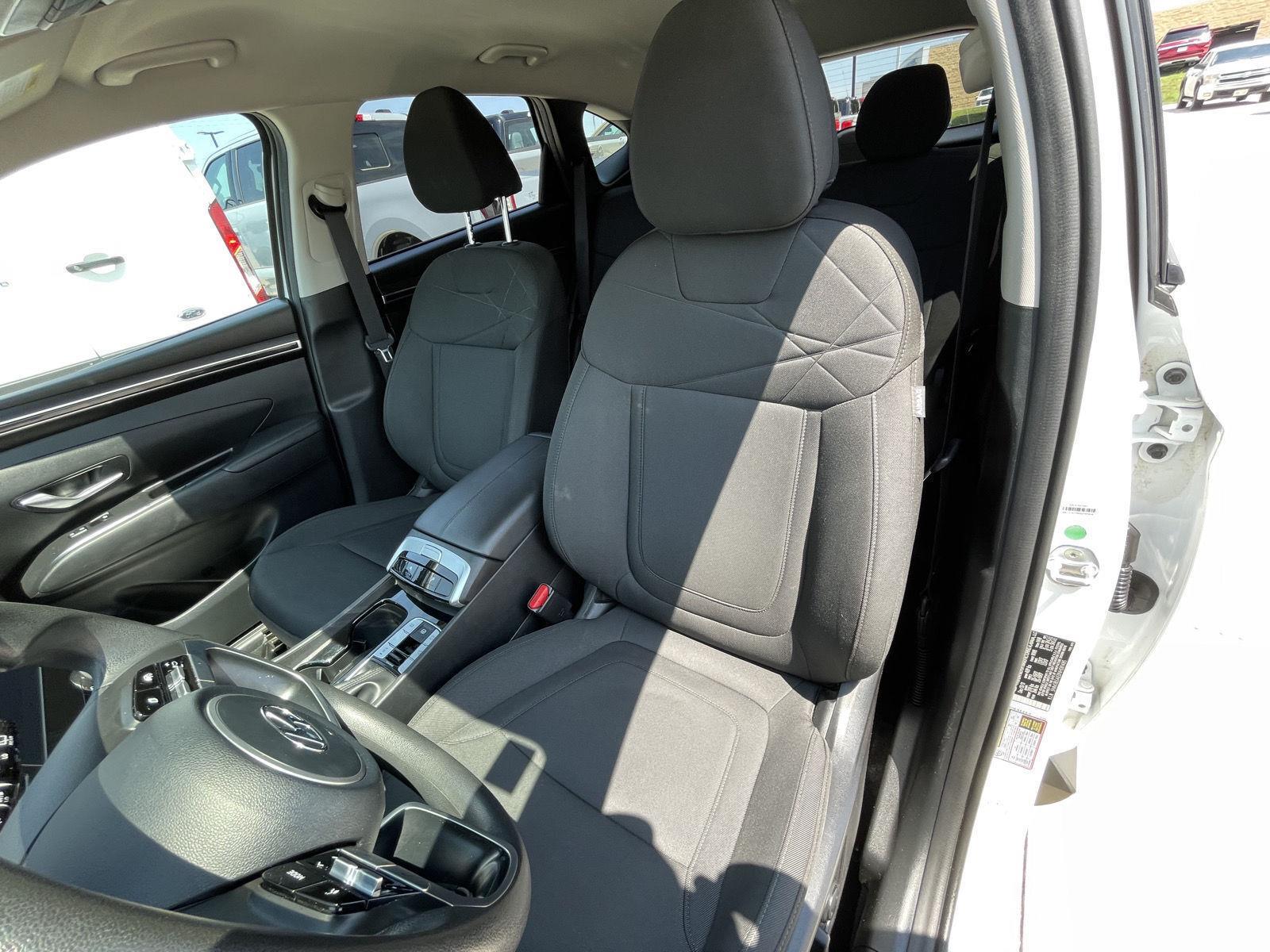 Vehicle photo 18