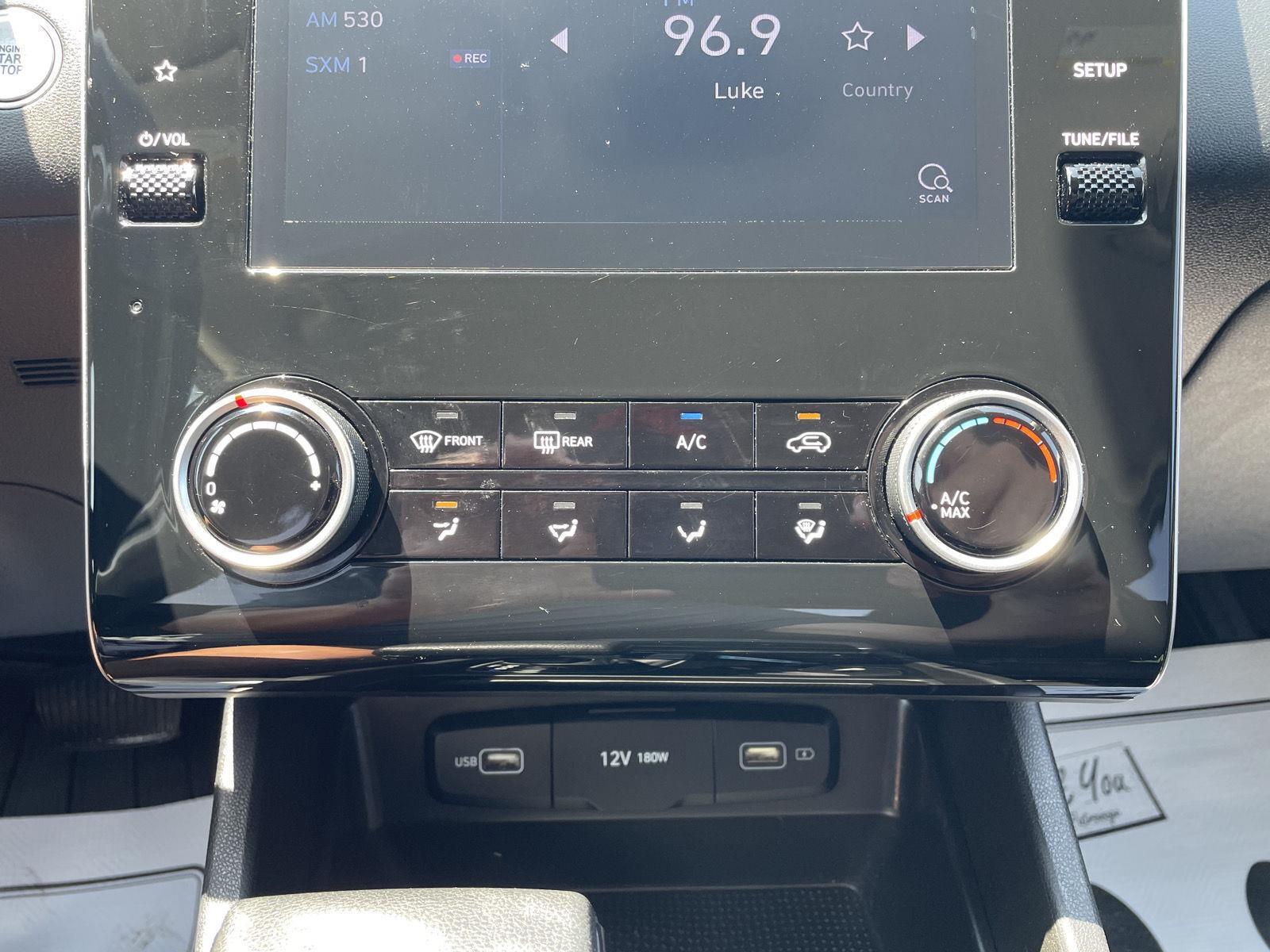 Vehicle photo 25