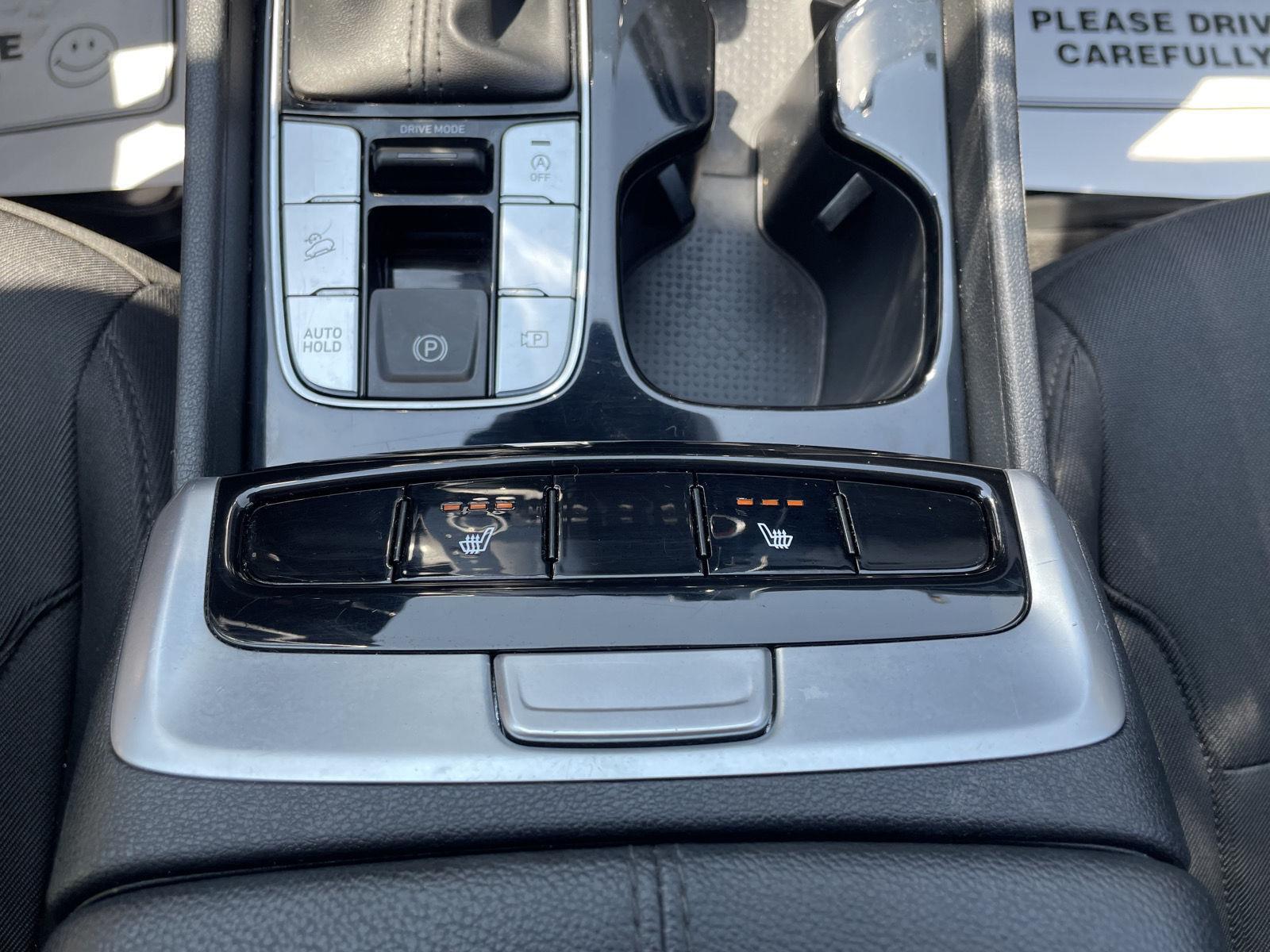 Vehicle photo 26