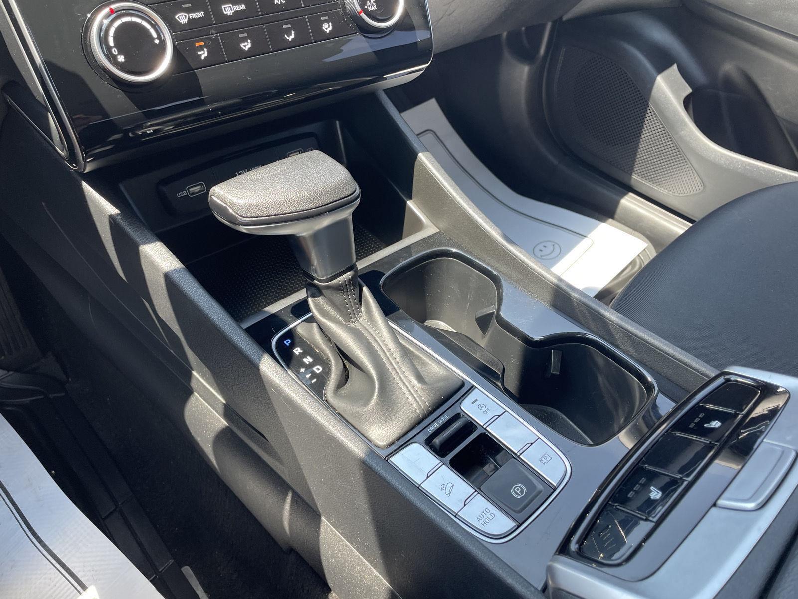 Vehicle photo 29