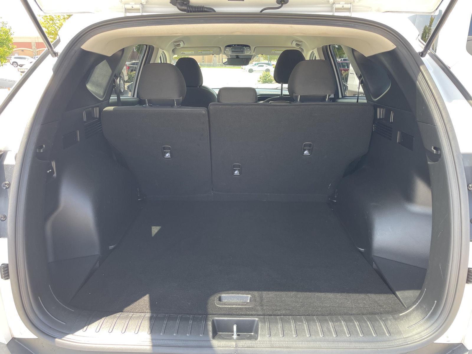Vehicle photo 34