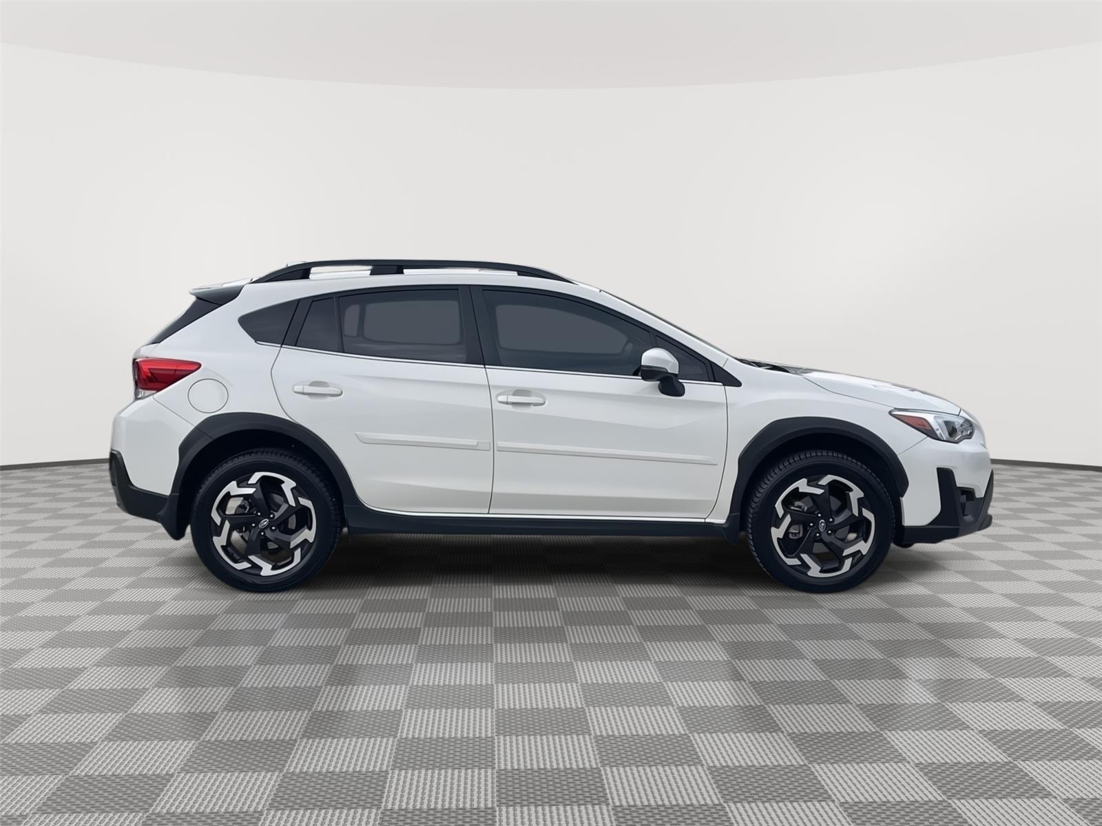 Vehicle photo 6