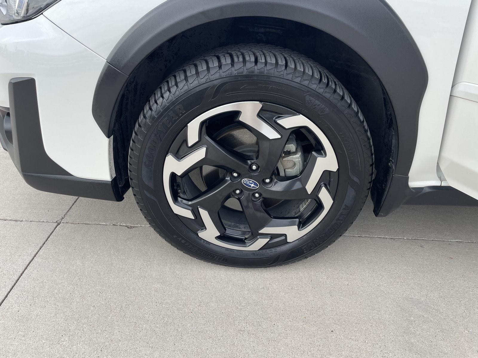 Vehicle photo 10