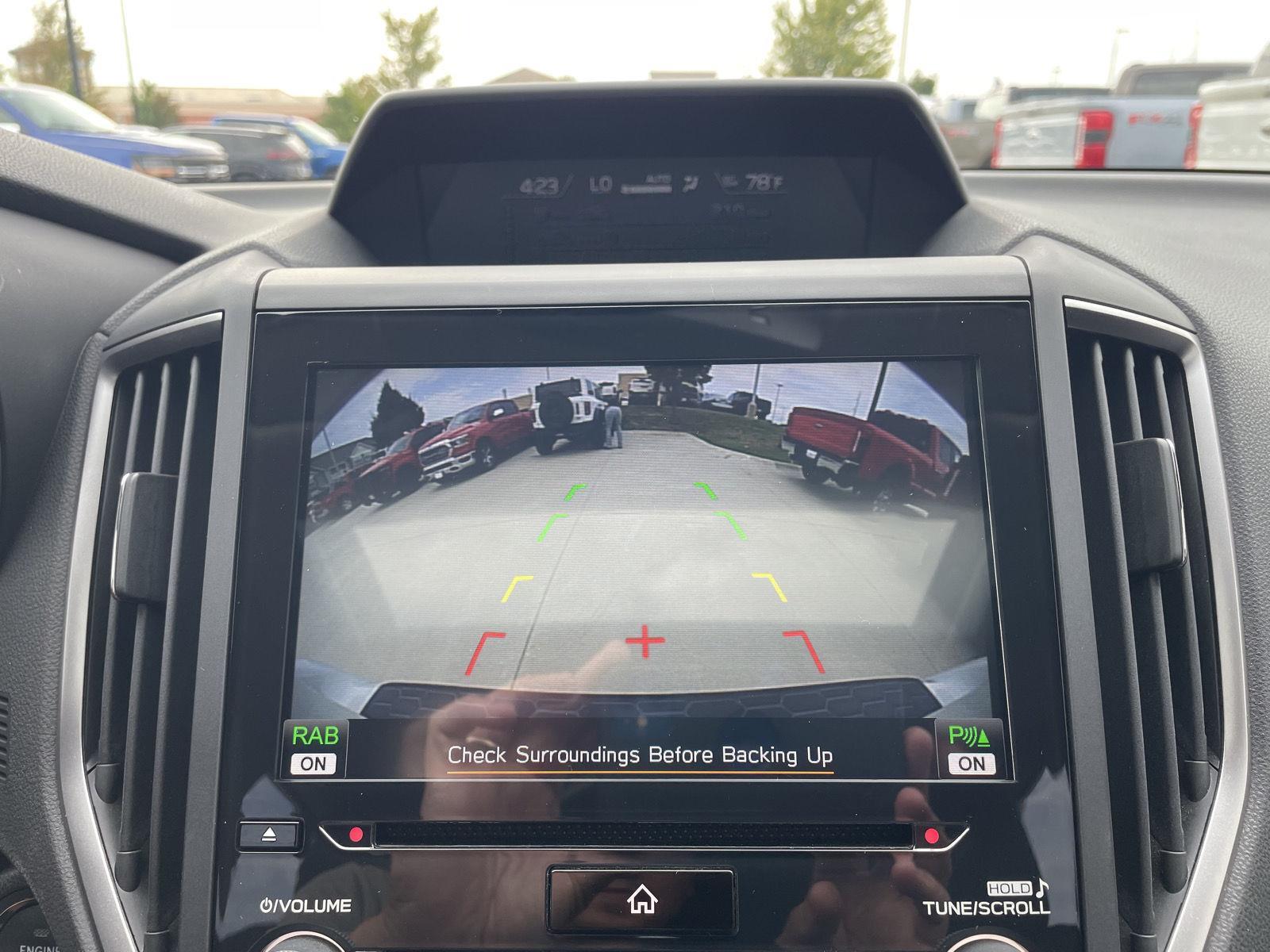 Vehicle photo 23