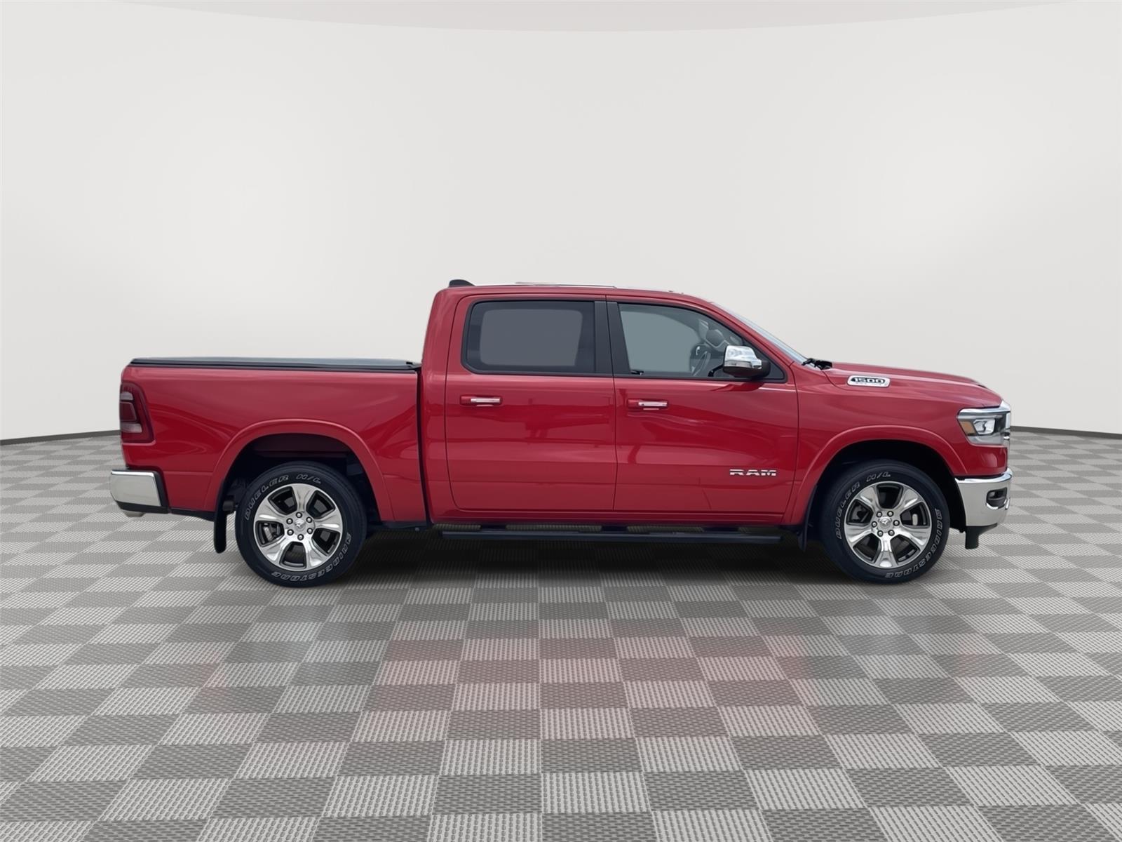 Vehicle photo 6