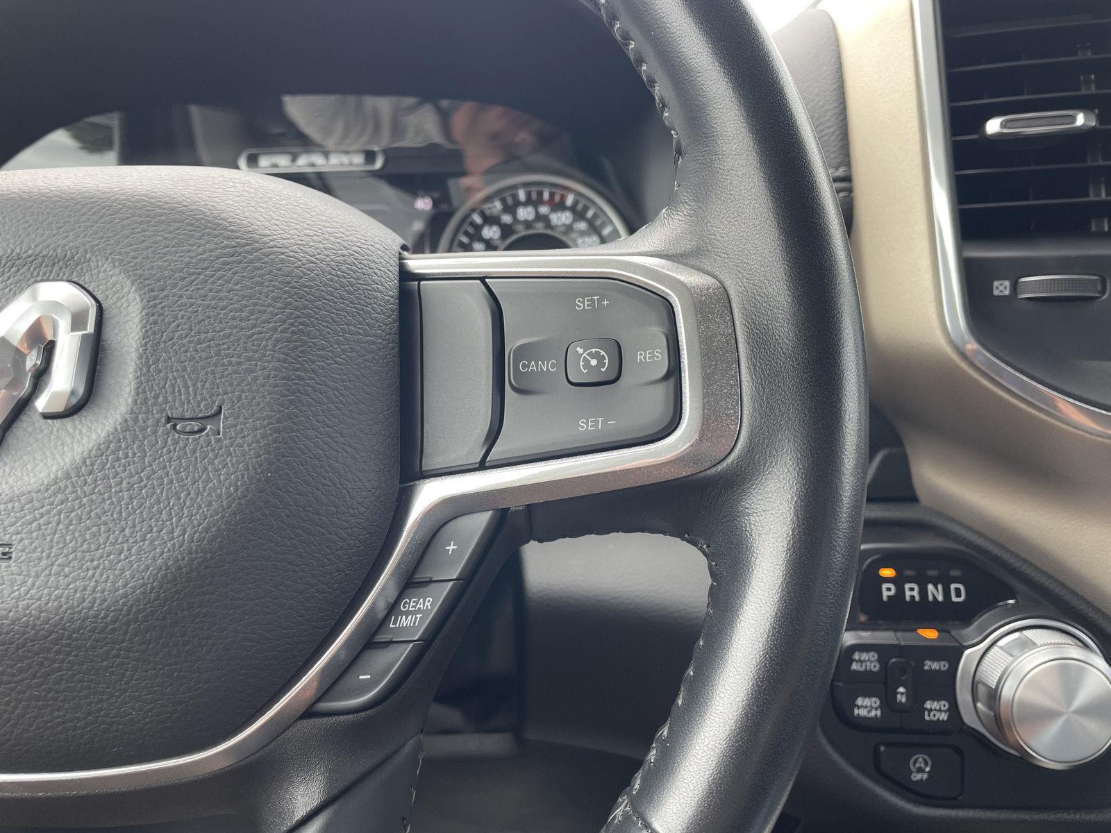 Vehicle photo 14
