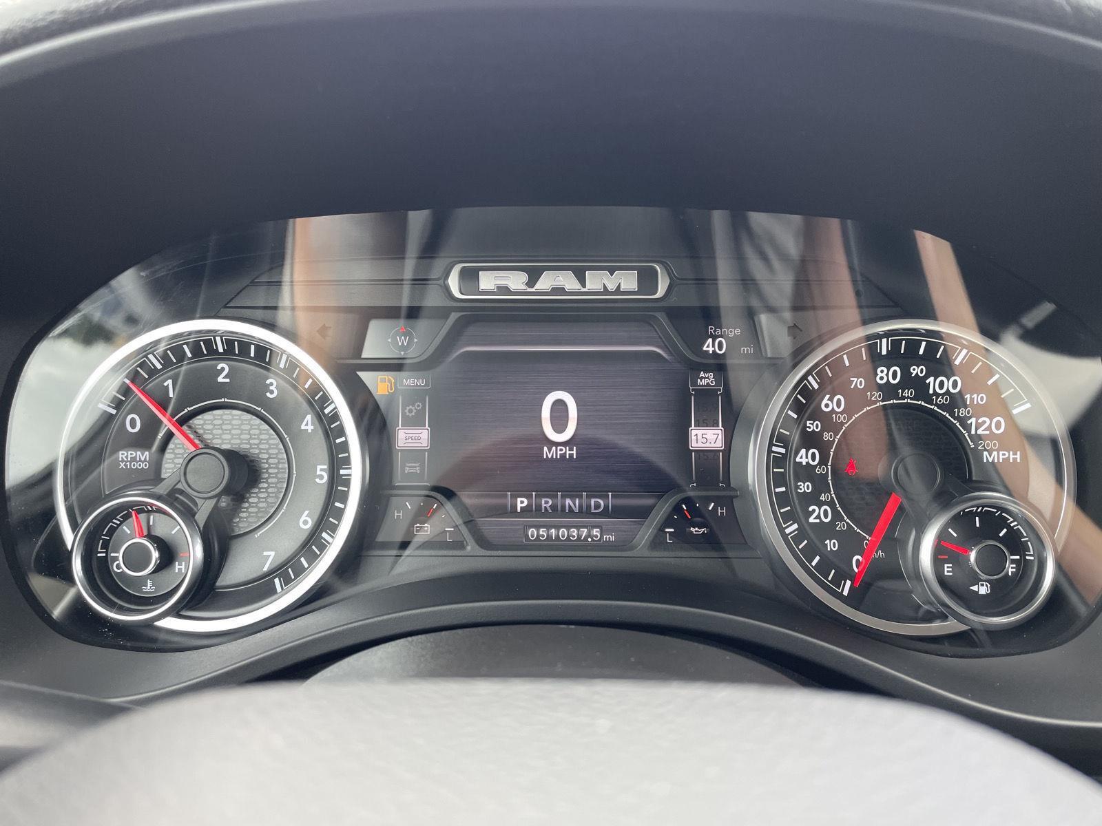 Vehicle photo 15