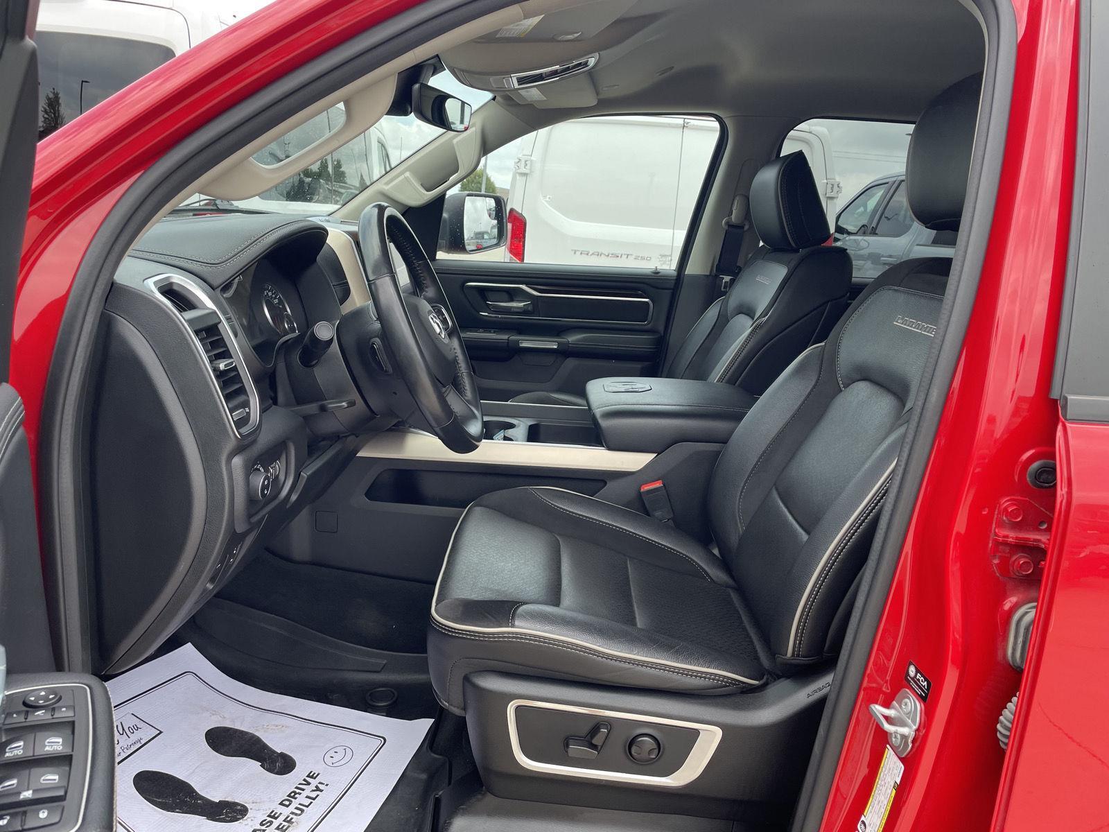 Vehicle photo 17