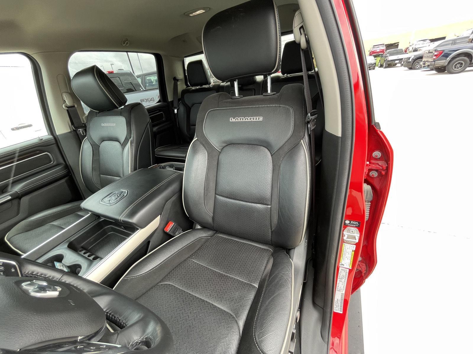 Vehicle photo 18