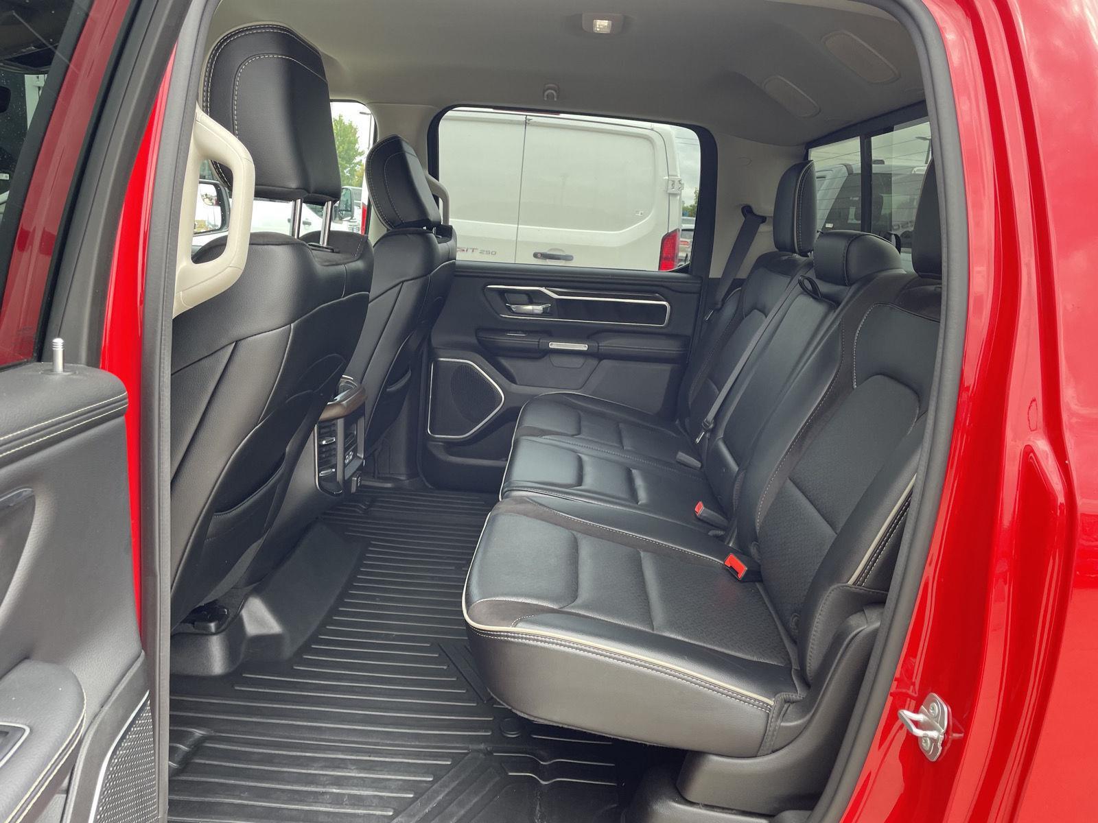 Vehicle photo 20