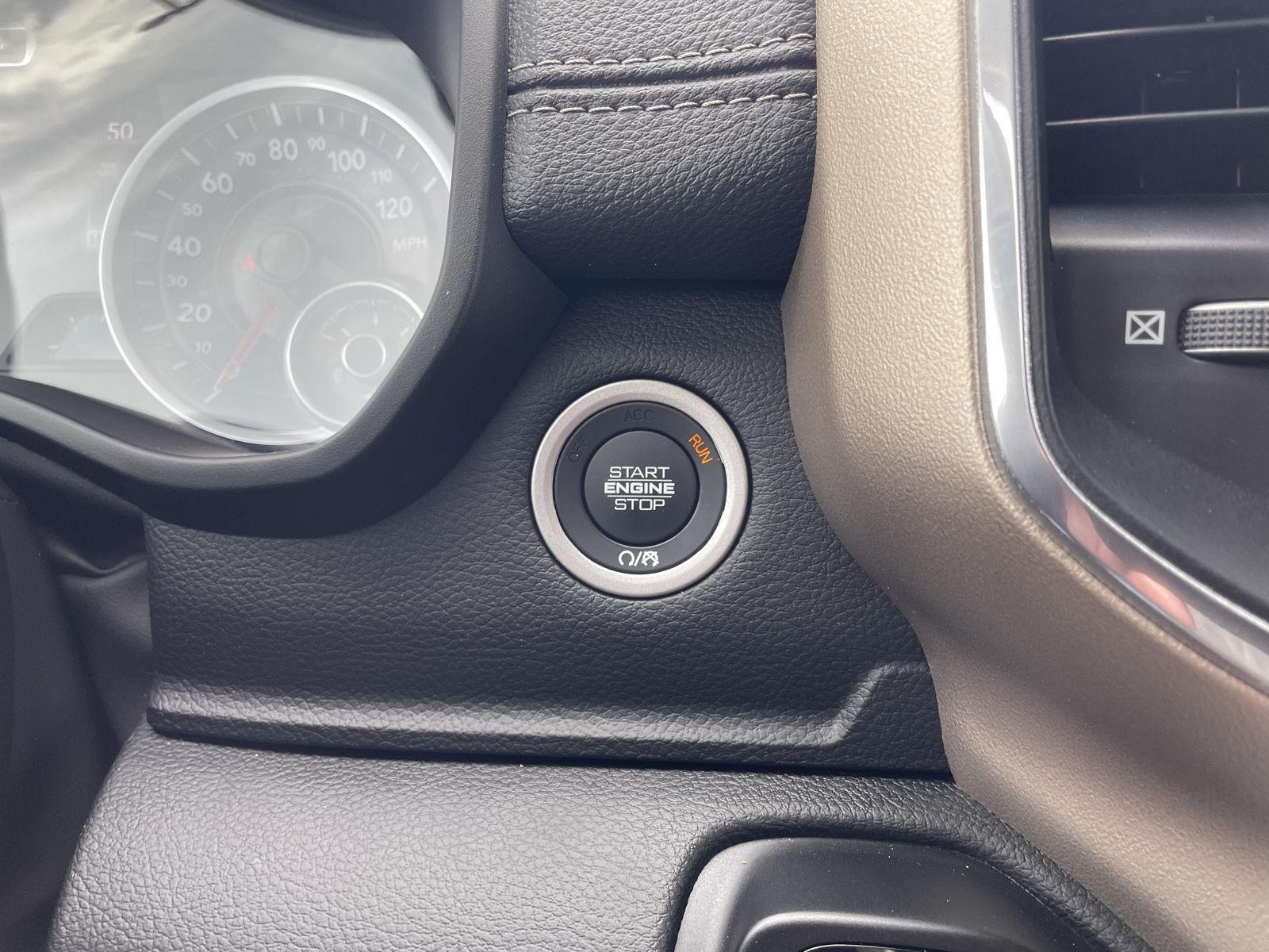 Vehicle photo 24