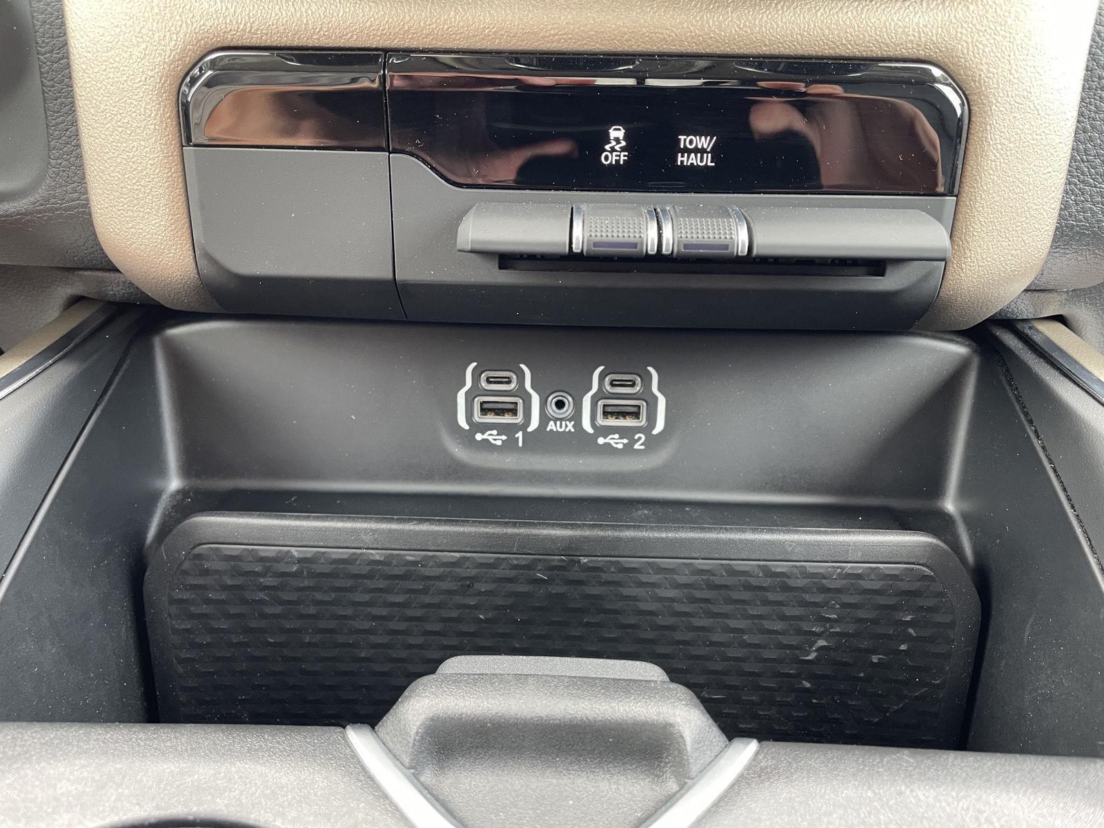 Vehicle photo 27