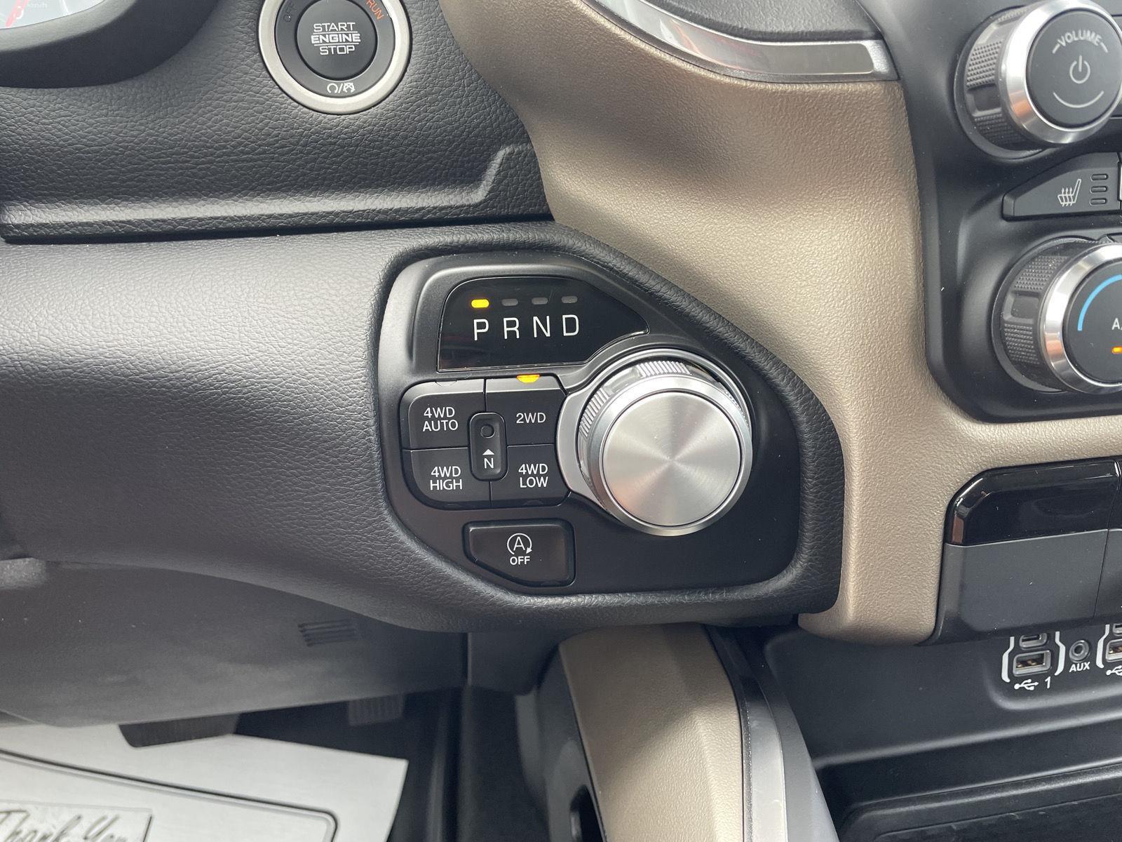 Vehicle photo 29