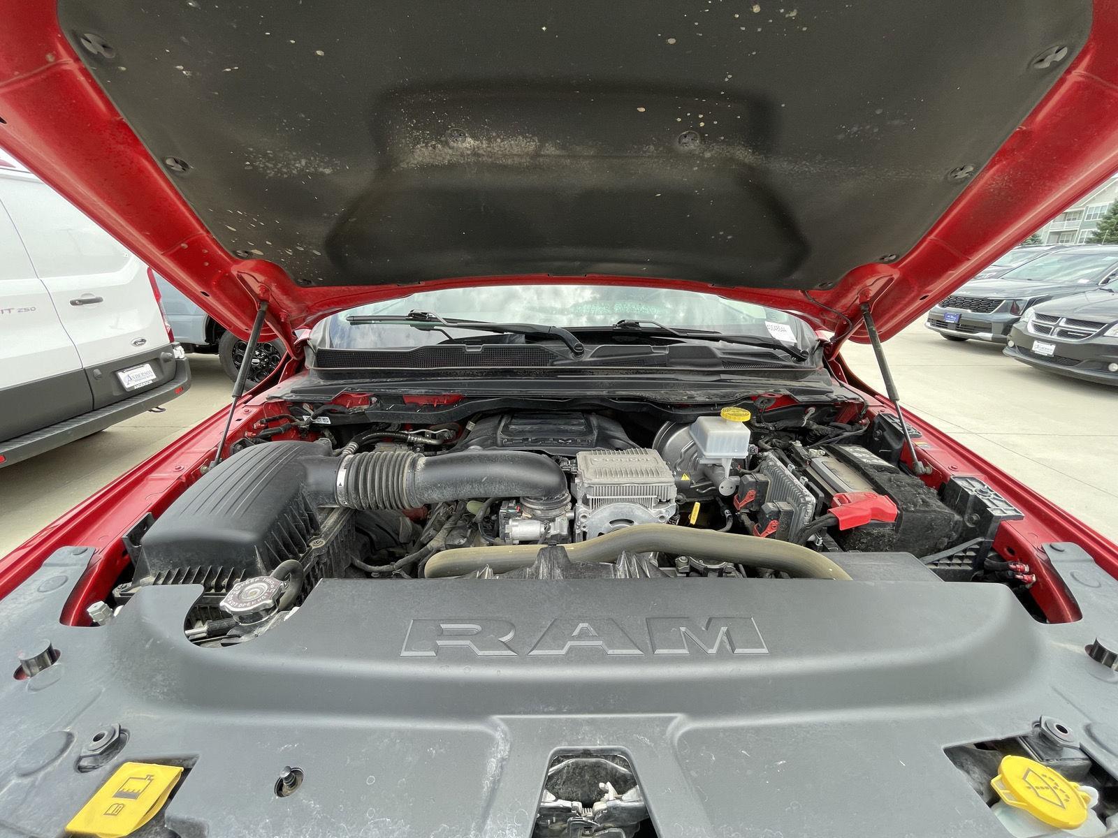 Vehicle photo 33