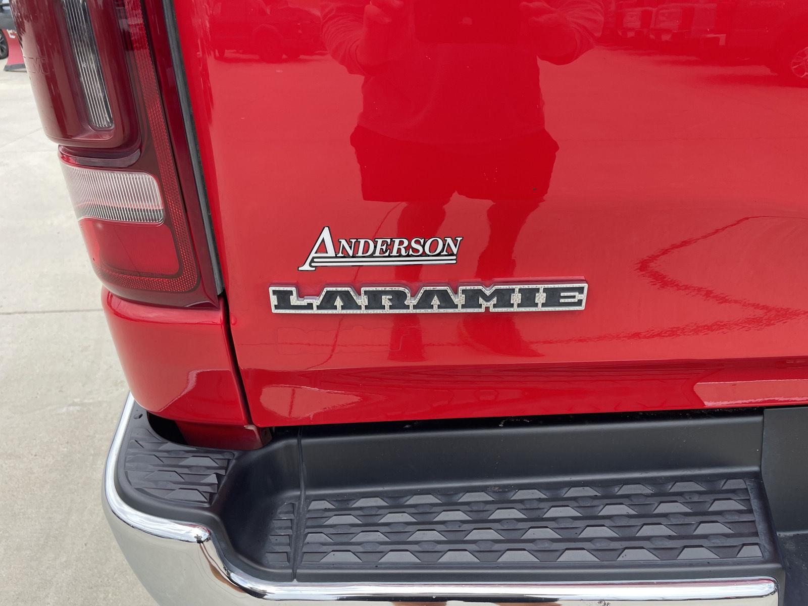 Vehicle photo 37