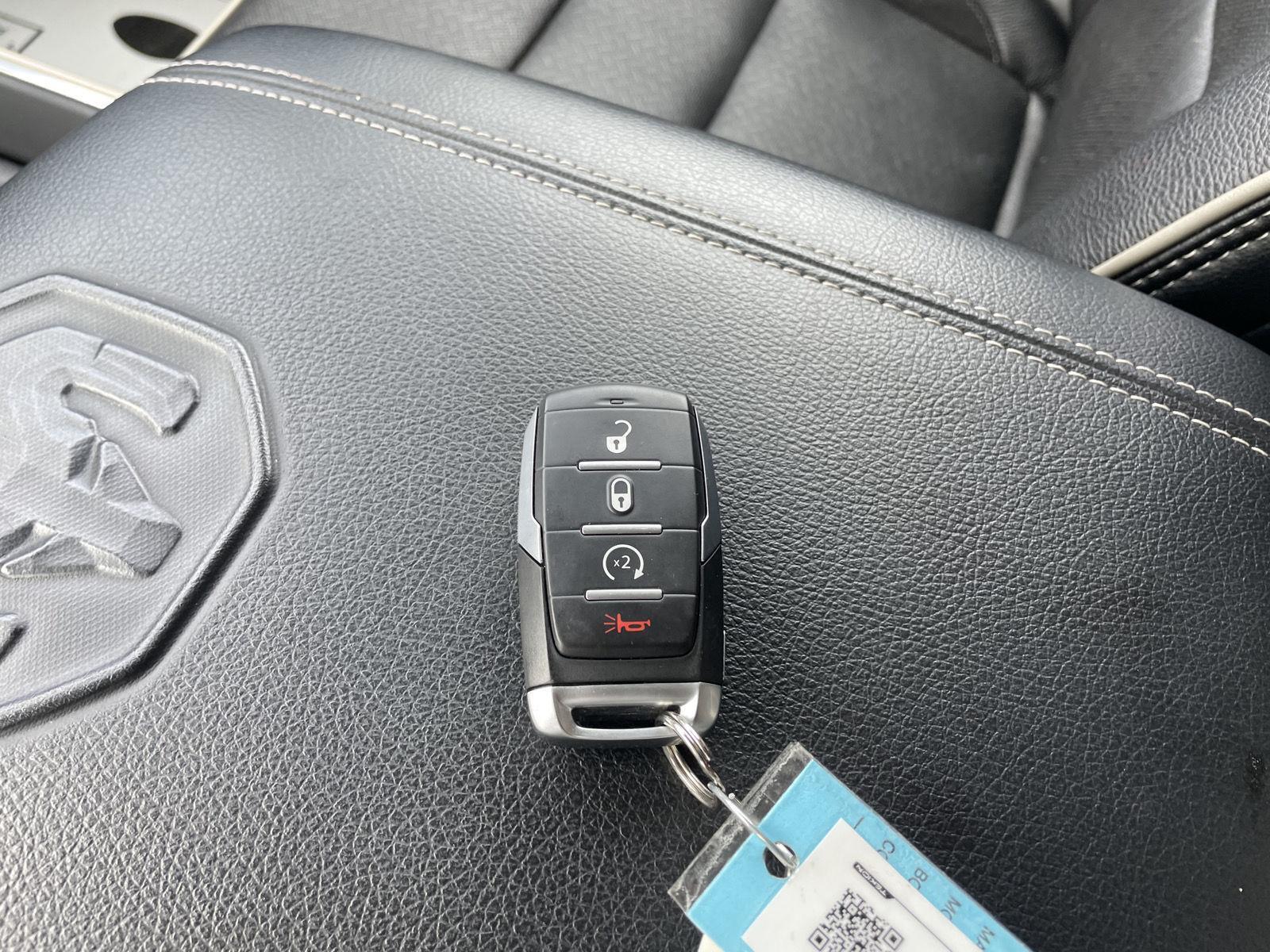 Vehicle photo 38